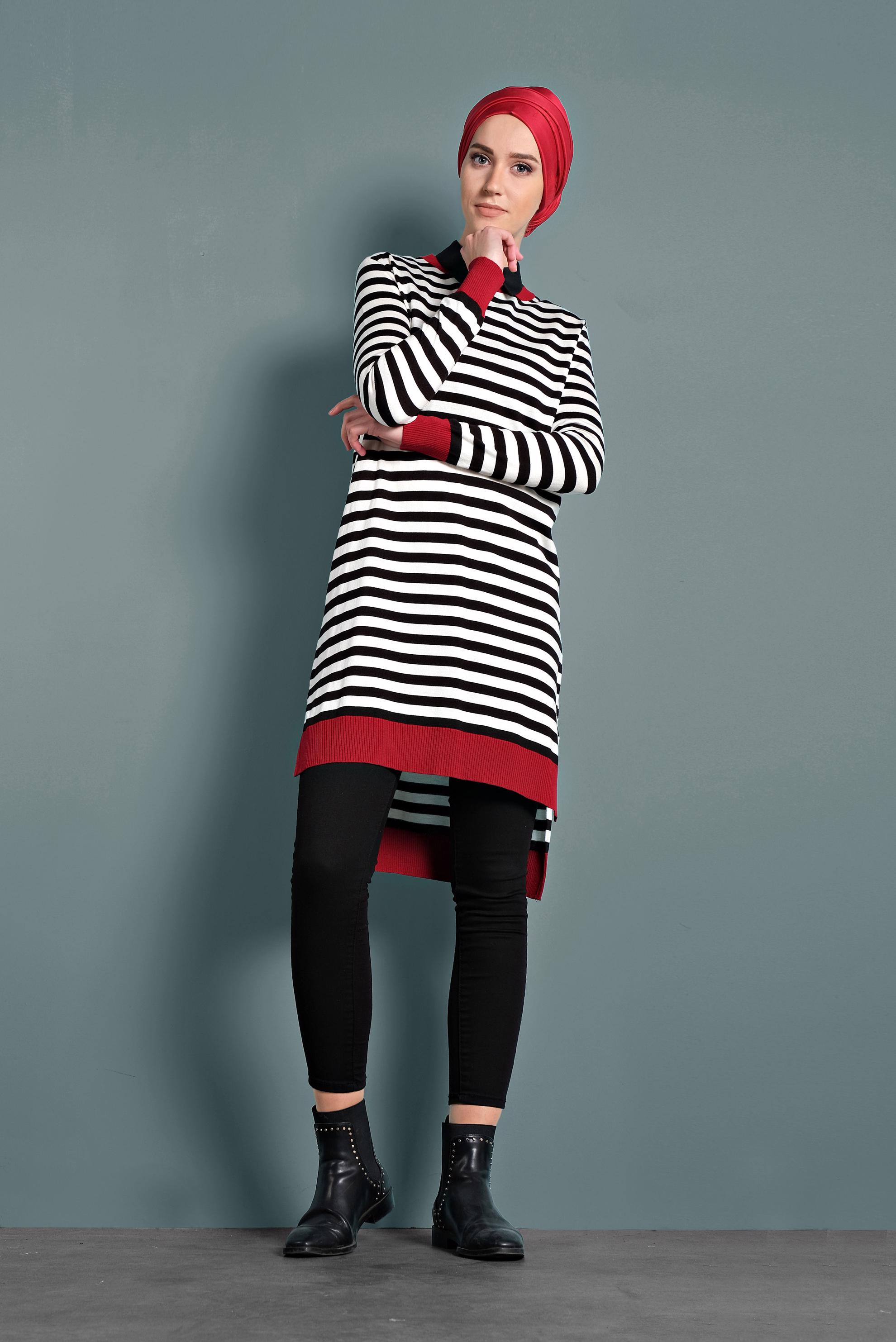 Tesettür giyim SİYAH YANDAN YIRTMAÇLI ÇİZGİLİ TRİKO TUNİK 40280 