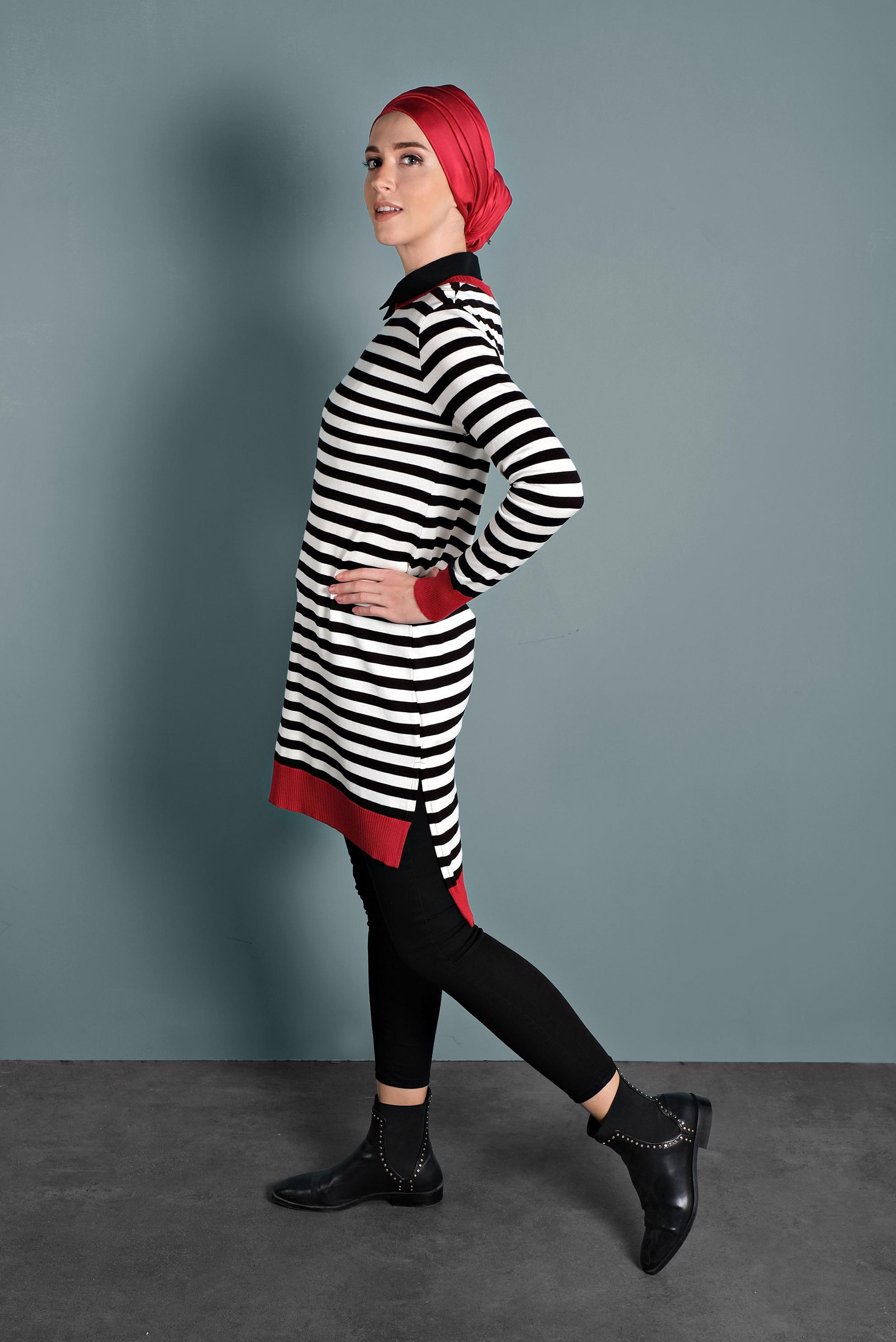 Tesettür giyim SİYAH YANDAN YIRTMAÇLI ÇİZGİLİ TRİKO TUNİK 40280 