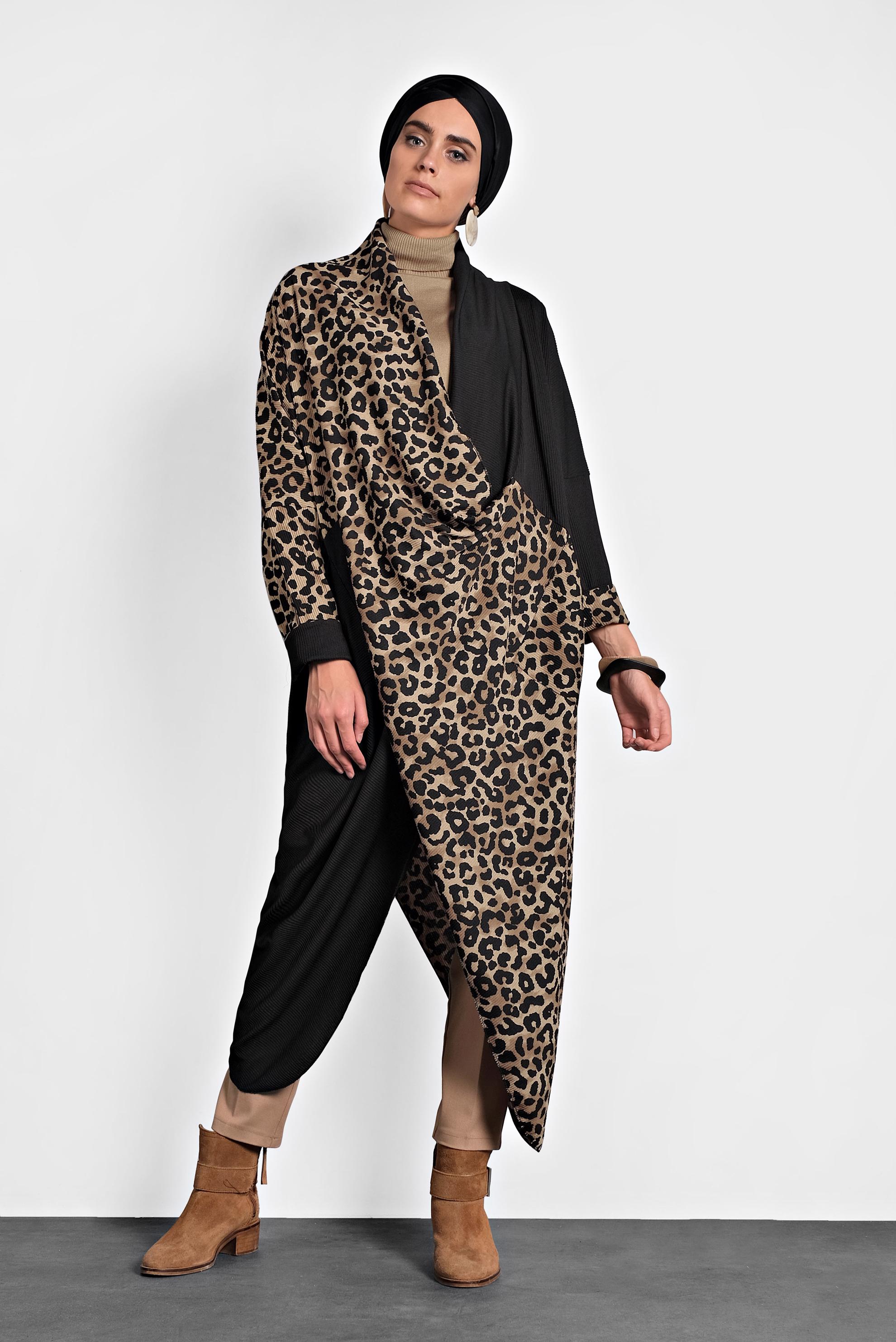 Tesettür giyim BEJ LEOPAR DESENLİ FİTİLLİ SALAŞ TUNİK 40286