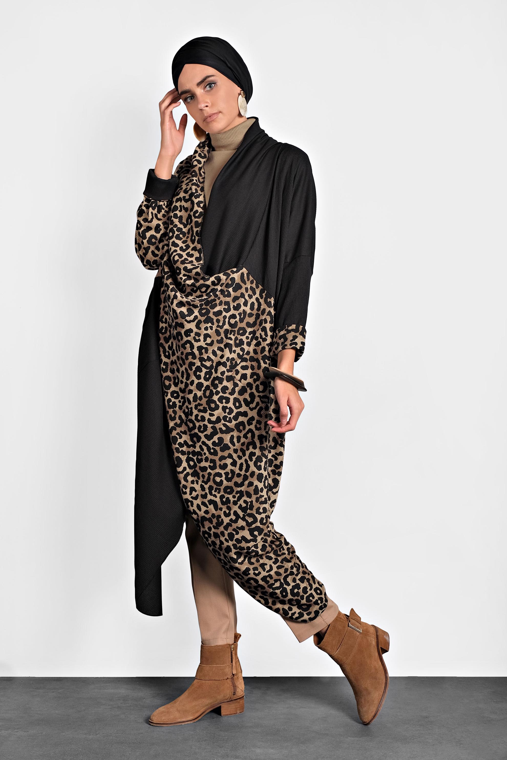 Tesettür giyim BEJ LEOPAR DESENLİ FİTİLLİ SALAŞ TUNİK 40286