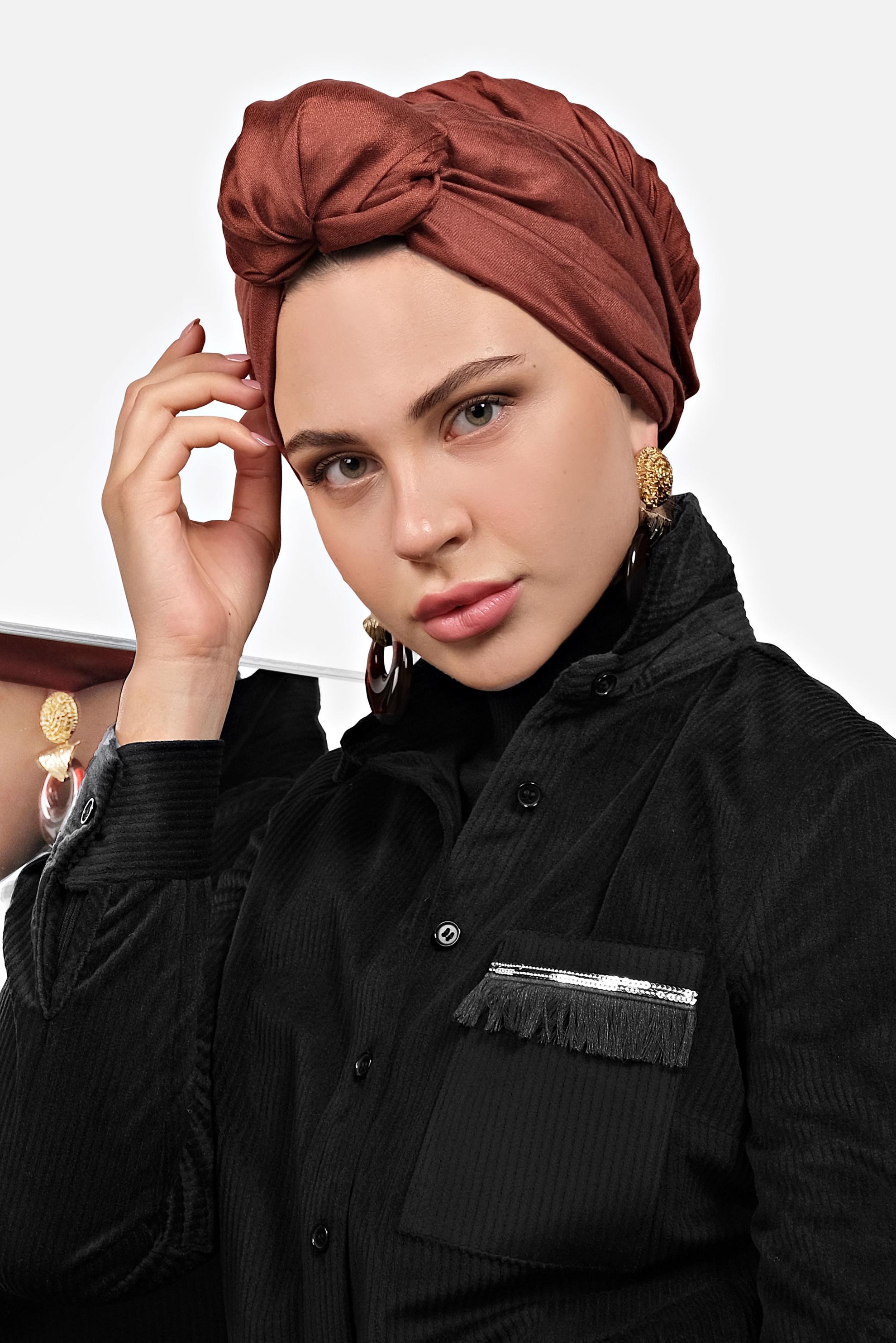 Tesettür giyim SİYAH PÜSKÜL DETAYLI FİTİLLİ KADİFE TUNİK 40356 