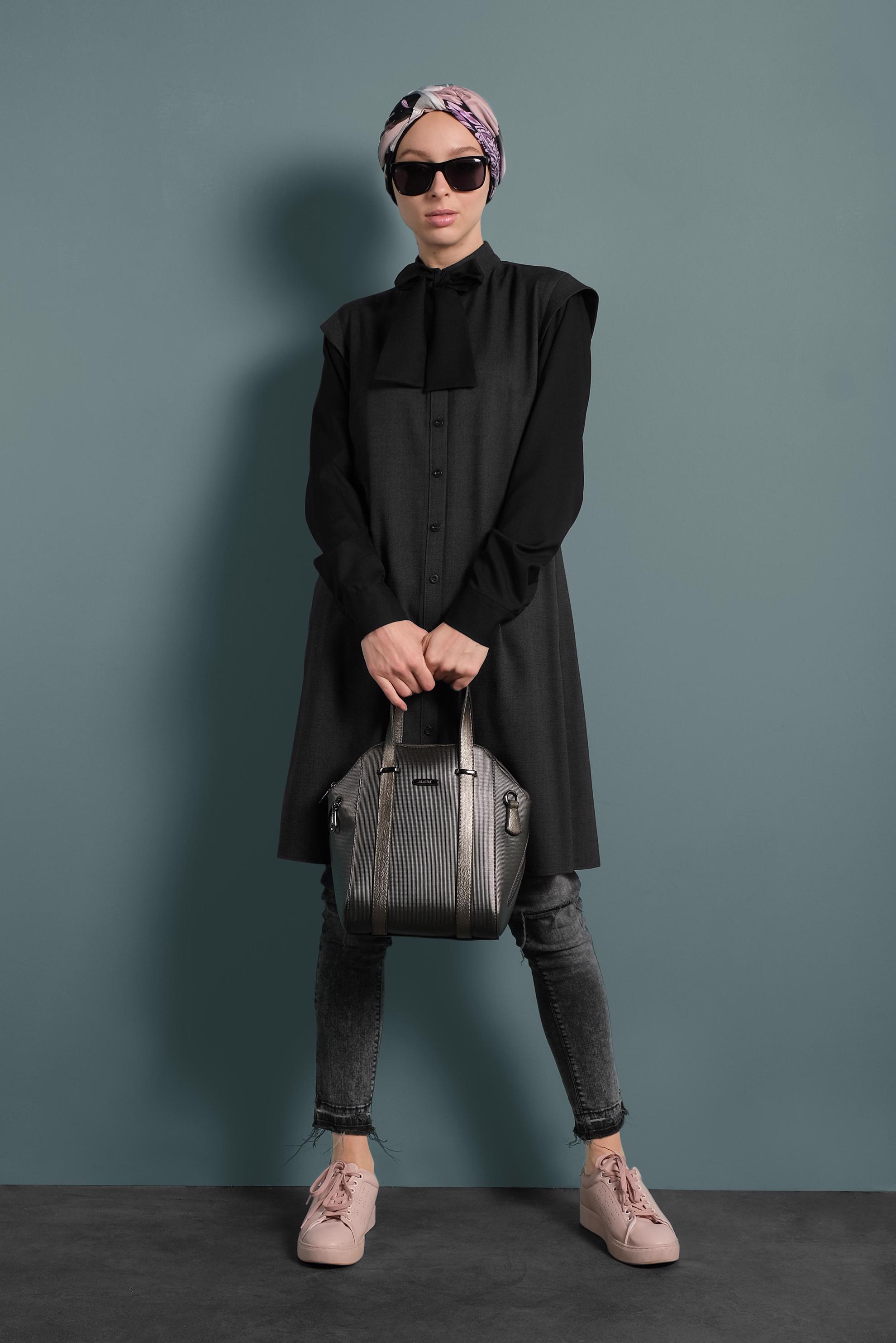 Tesettür giyim SİYAH YAKASI BAĞCIKLI TUNİK 40386 