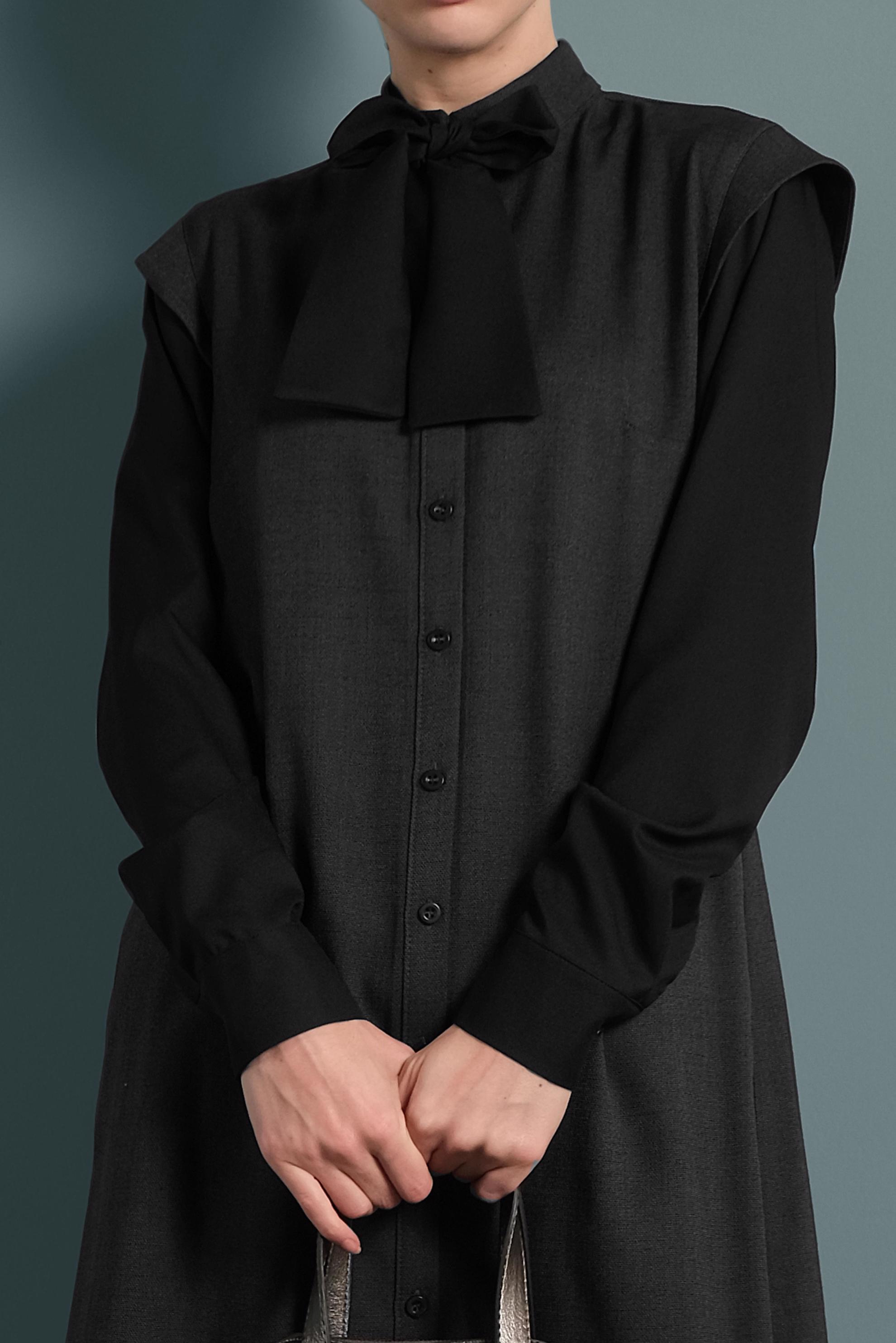 Tesettür giyim SİYAH YAKASI BAĞCIKLI TUNİK 40386 