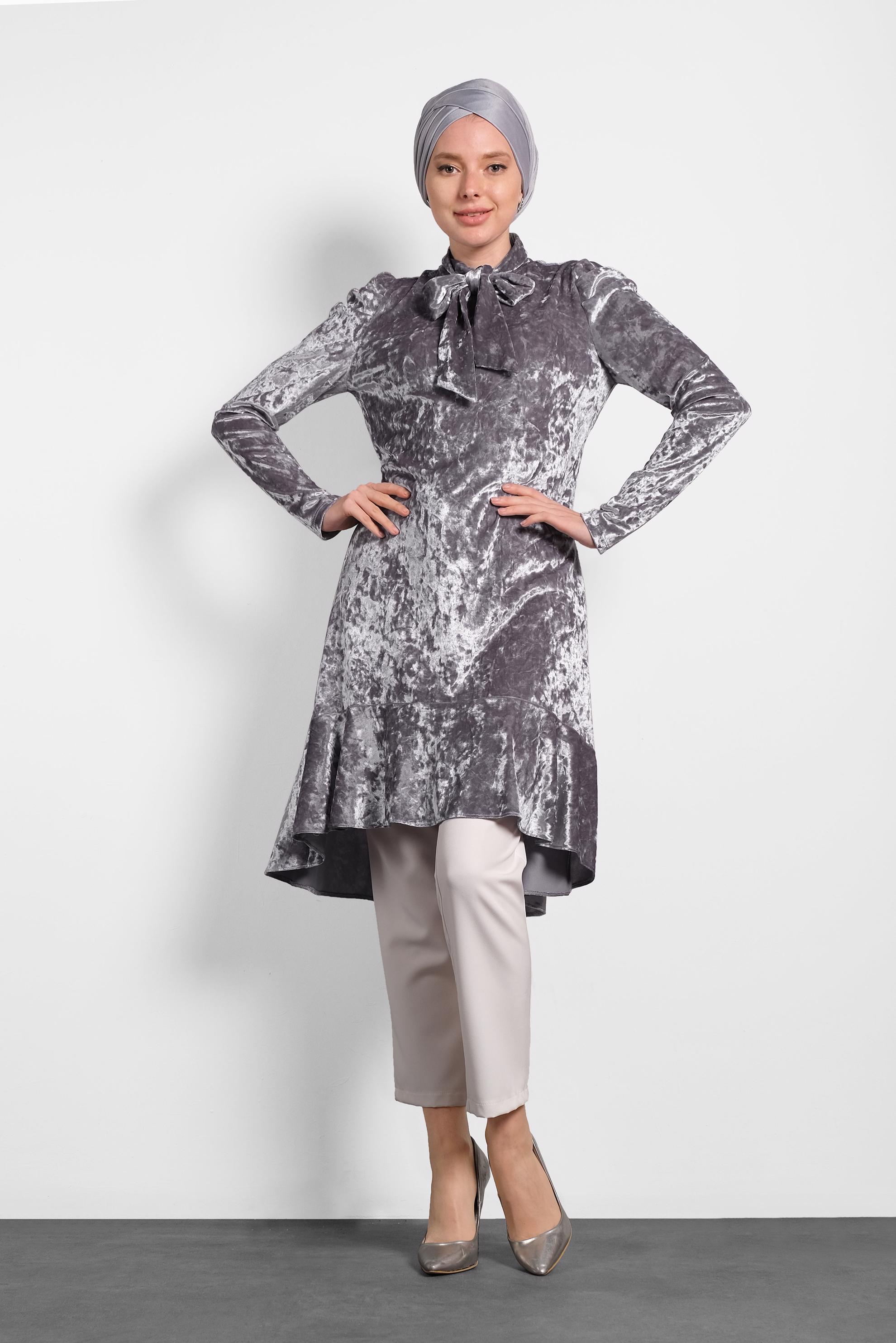 Tesettür giyim GRİ ETEK UCU VOLANLI YAKASI BAĞLI TUNİK 40387