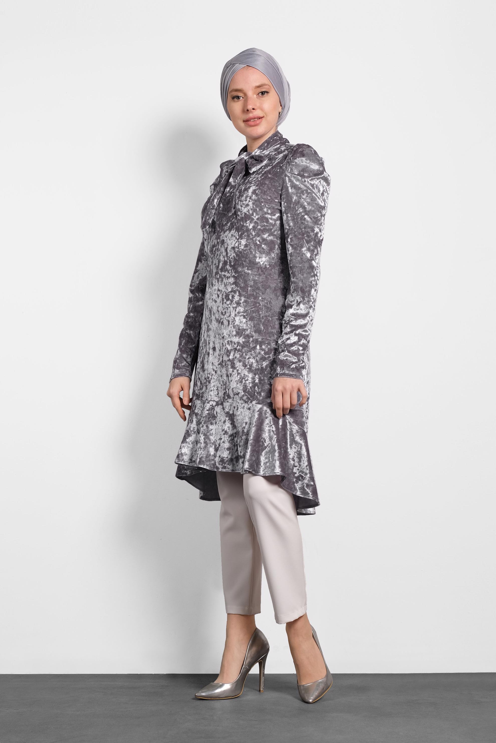 Tesettür giyim GRİ ETEK UCU VOLANLI YAKASI BAĞLI TUNİK 40387