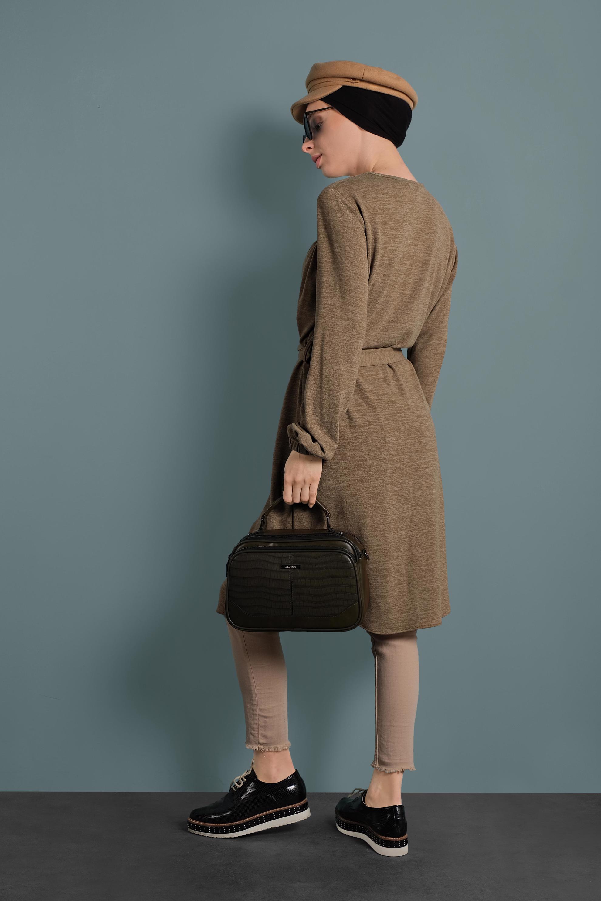 Tesettür giyim KAHVE KUŞAKLI BİSİKLET YAKA DÜZ TUNİK 40392