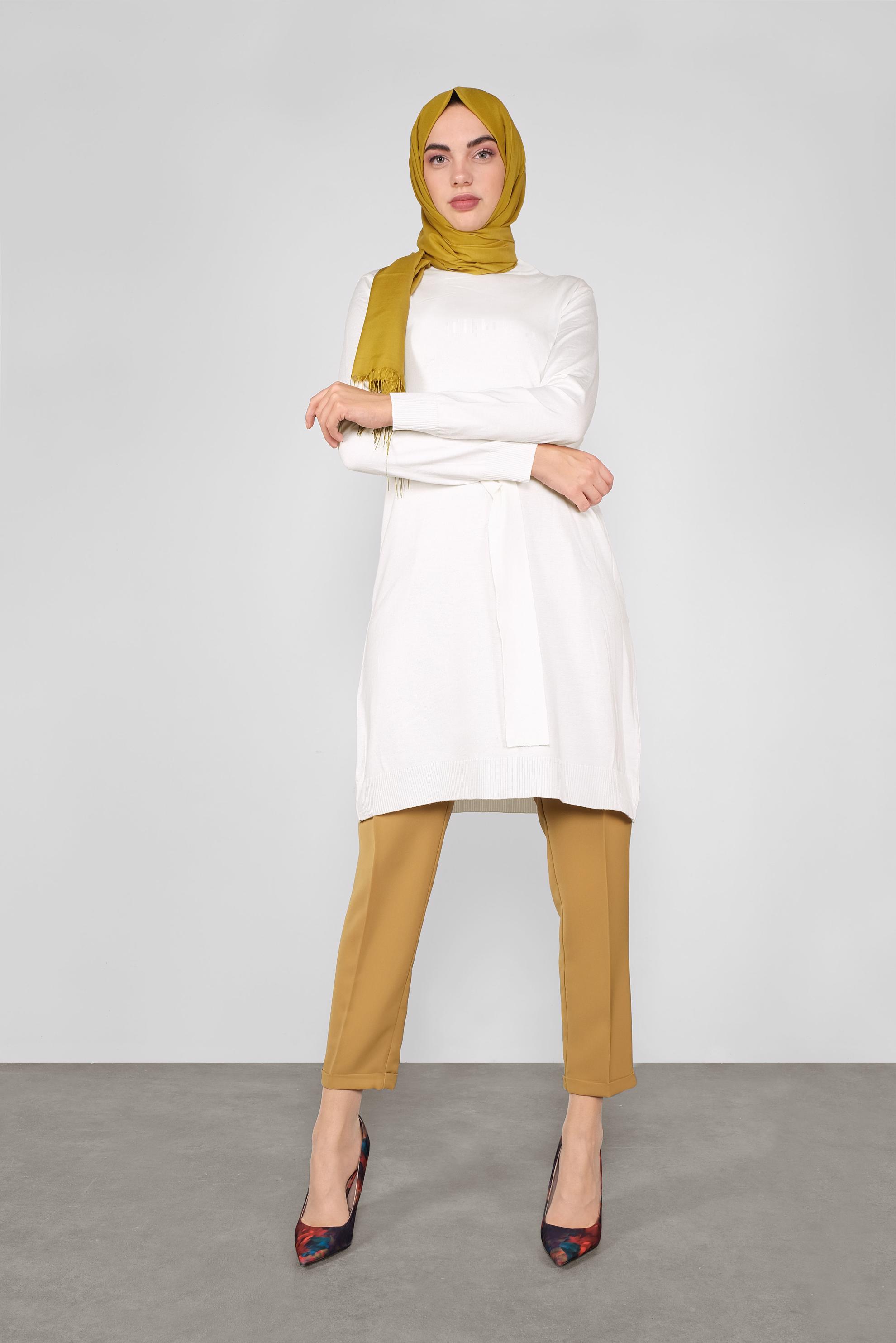 Tesettür giyim BEYAZ BELDEN BAĞCIKLI TRİKO TUNİK 41000