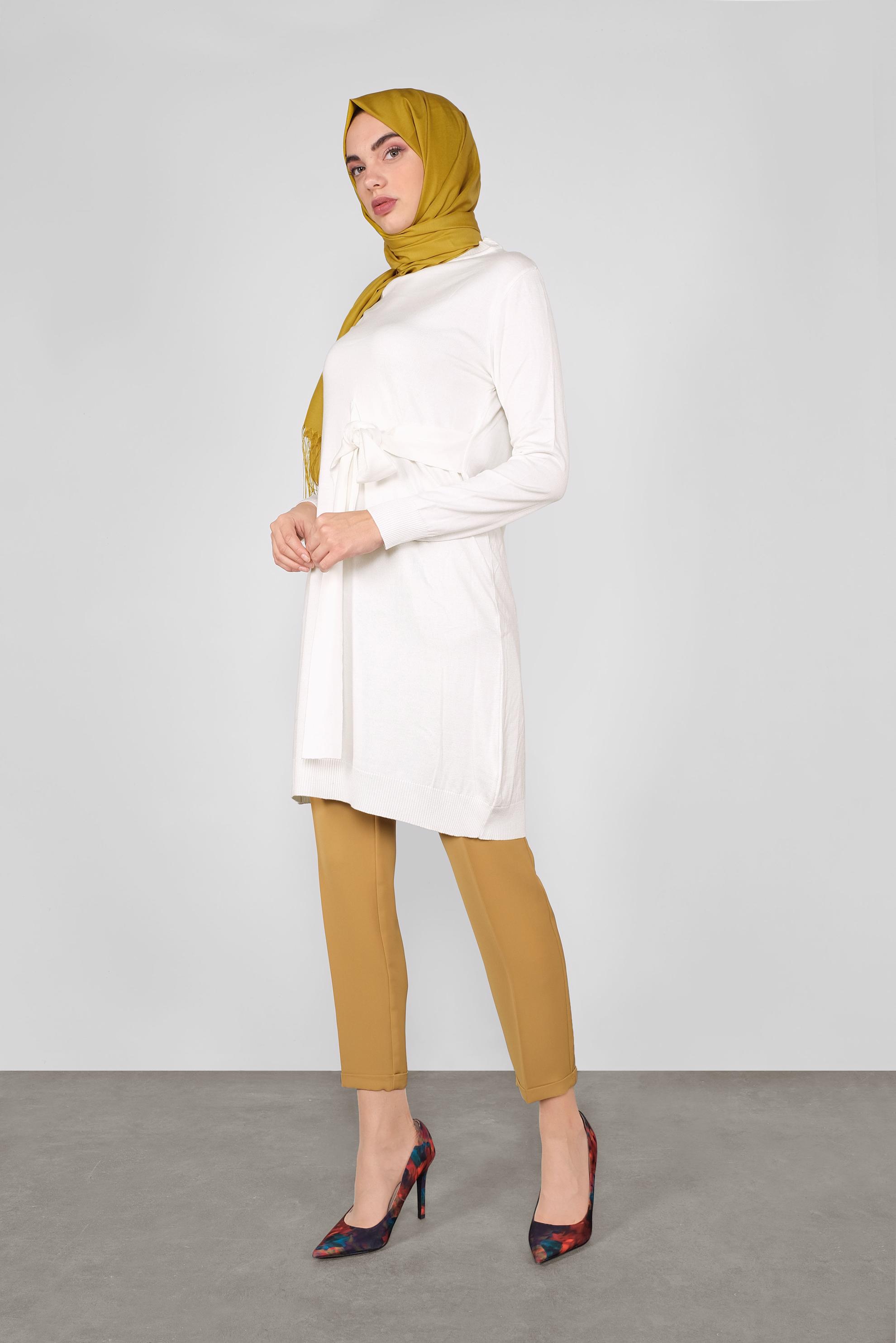 Tesettür giyim BEYAZ BELDEN BAĞCIKLI TRİKO TUNİK 41000