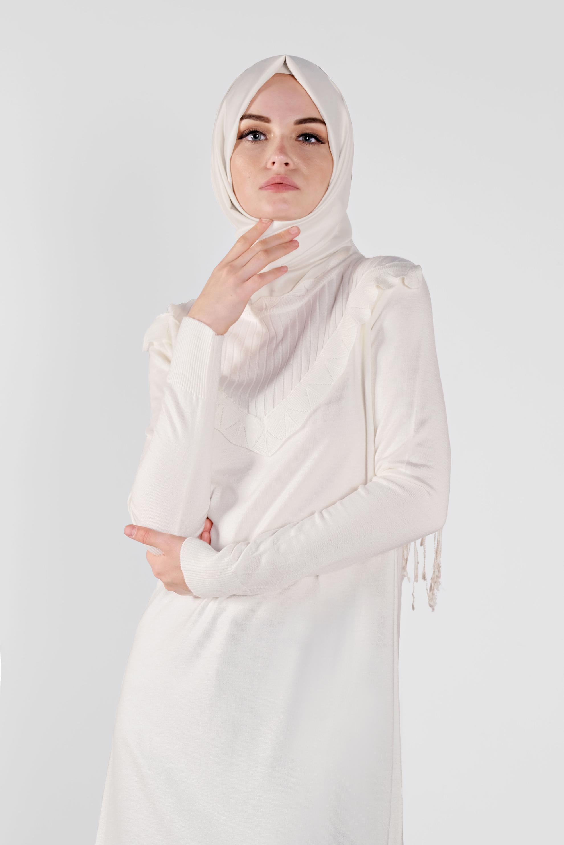 Tesettür giyim BEYAZ ROBA FİTİLLİ TRİKO TUNİK 41004 