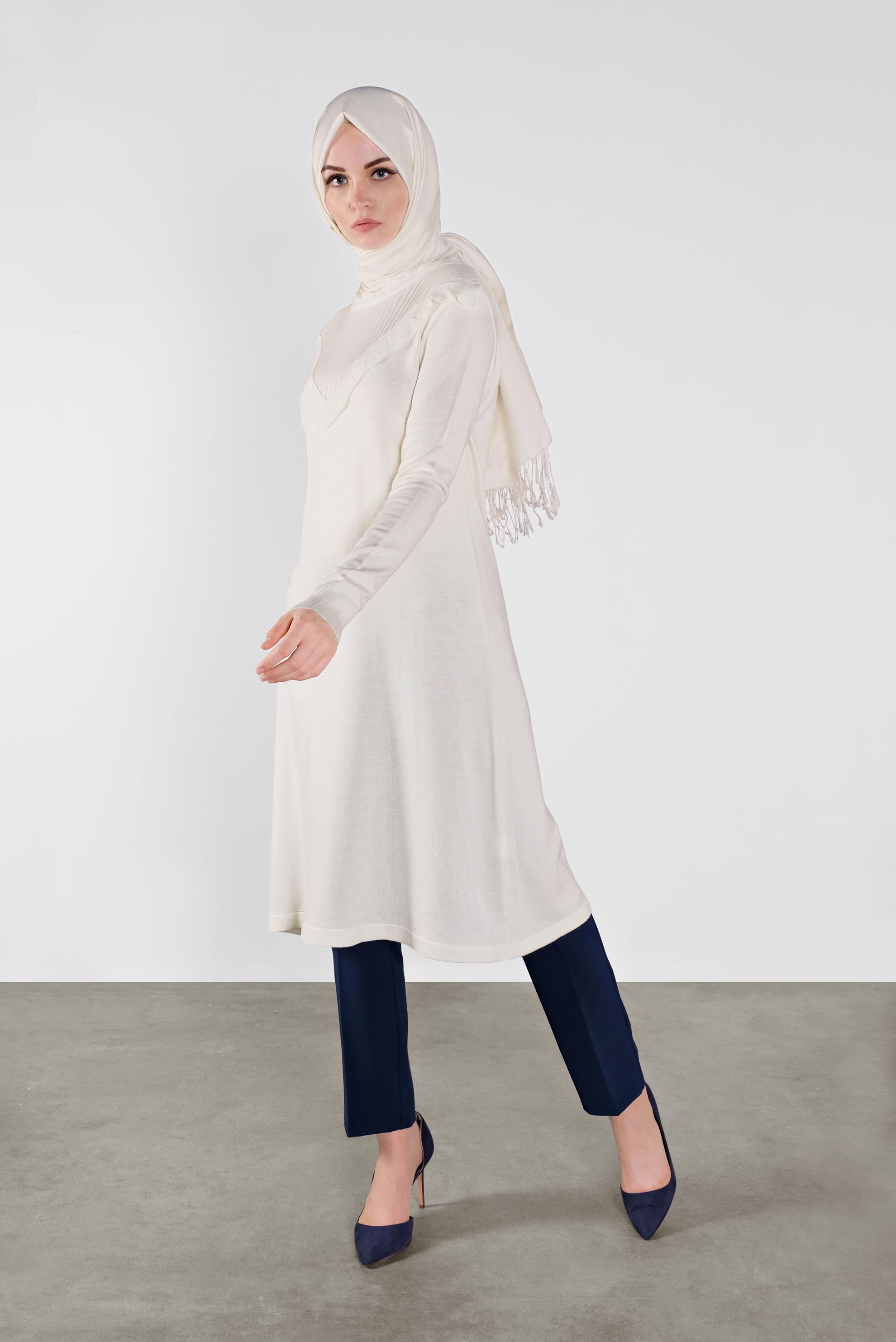 Tesettür giyim BEYAZ ROBA FİTİLLİ TRİKO TUNİK 41004 