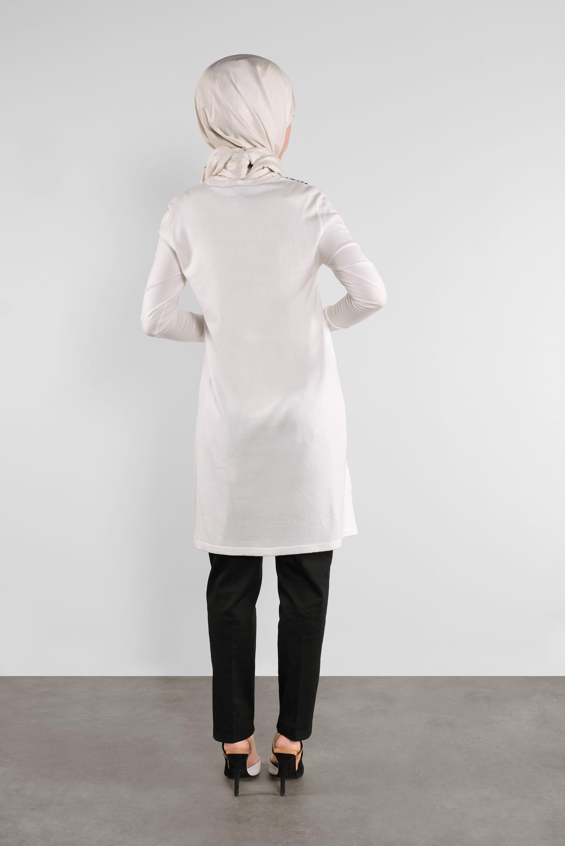 Tesettür giyim BEYAZ ŞERİT DETAYLI TRİKO TUNİK 41007 