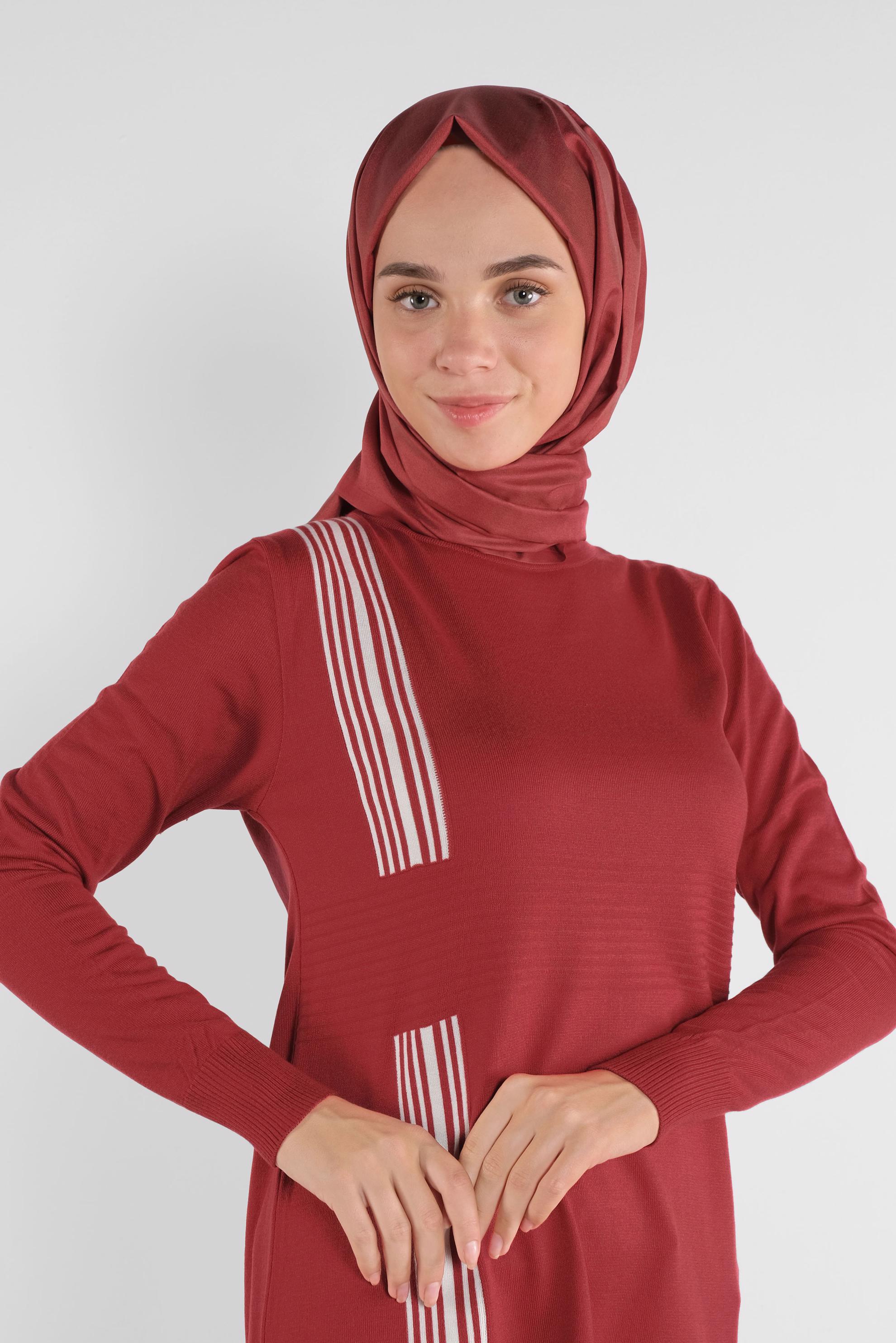 Tesettür giyim KIRMIZI ŞERİT DETAYLI TRİKO TUNİK 41007 