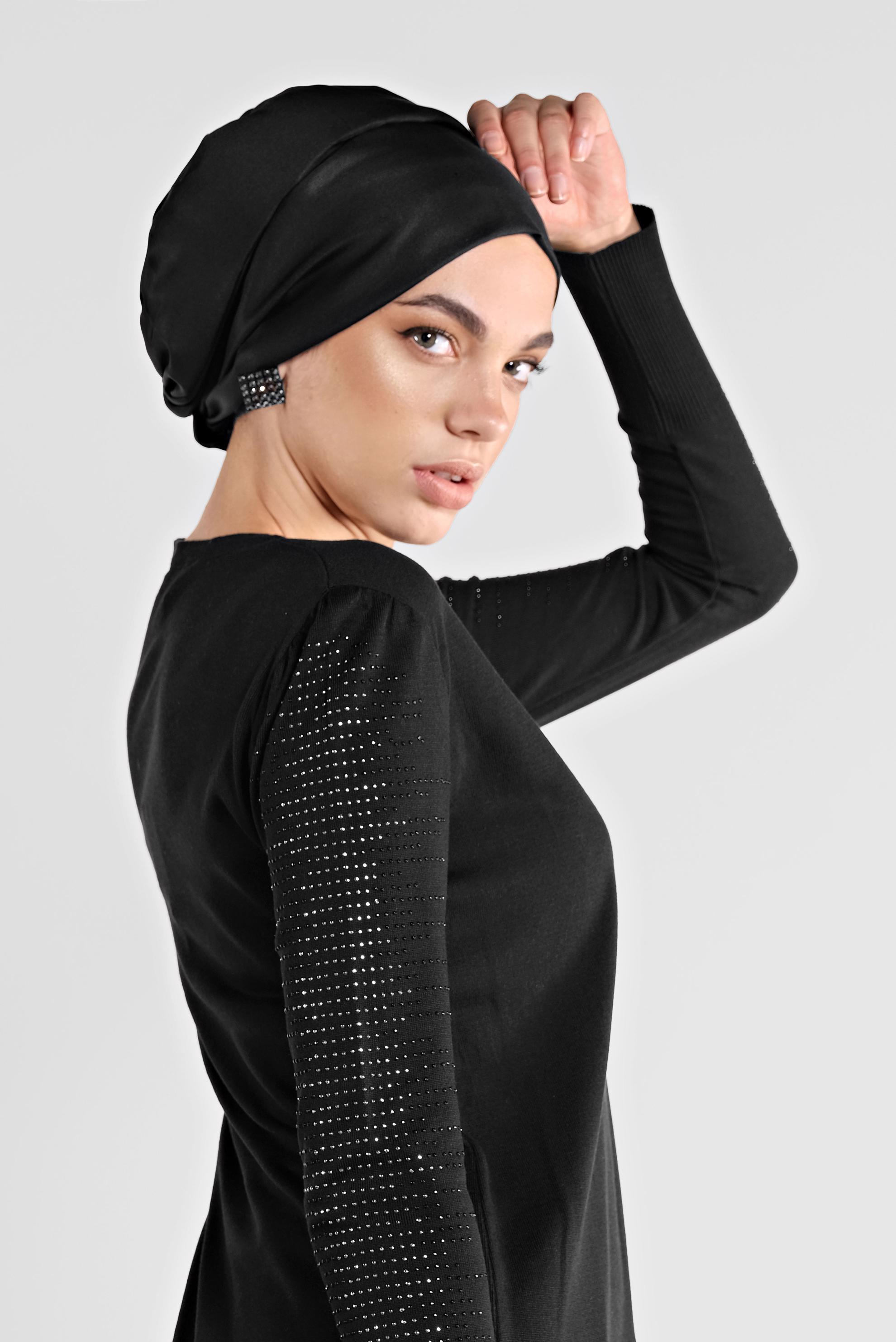 Tesettür giyim SİYAH KOLLARI TAŞ BASKILI TRİKO TUNİK 41009 