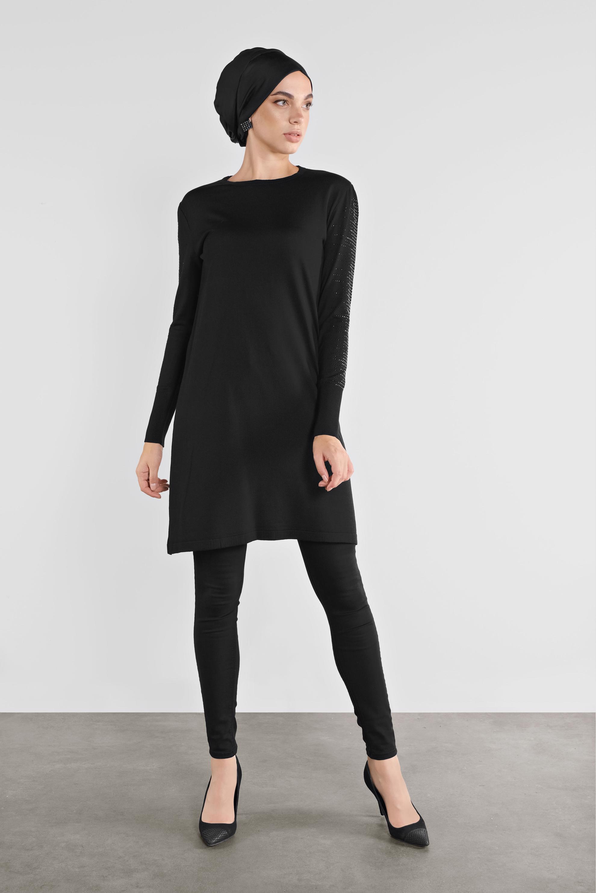 Tesettür giyim SİYAH KOLLARI TAŞ BASKILI TRİKO TUNİK 41009 