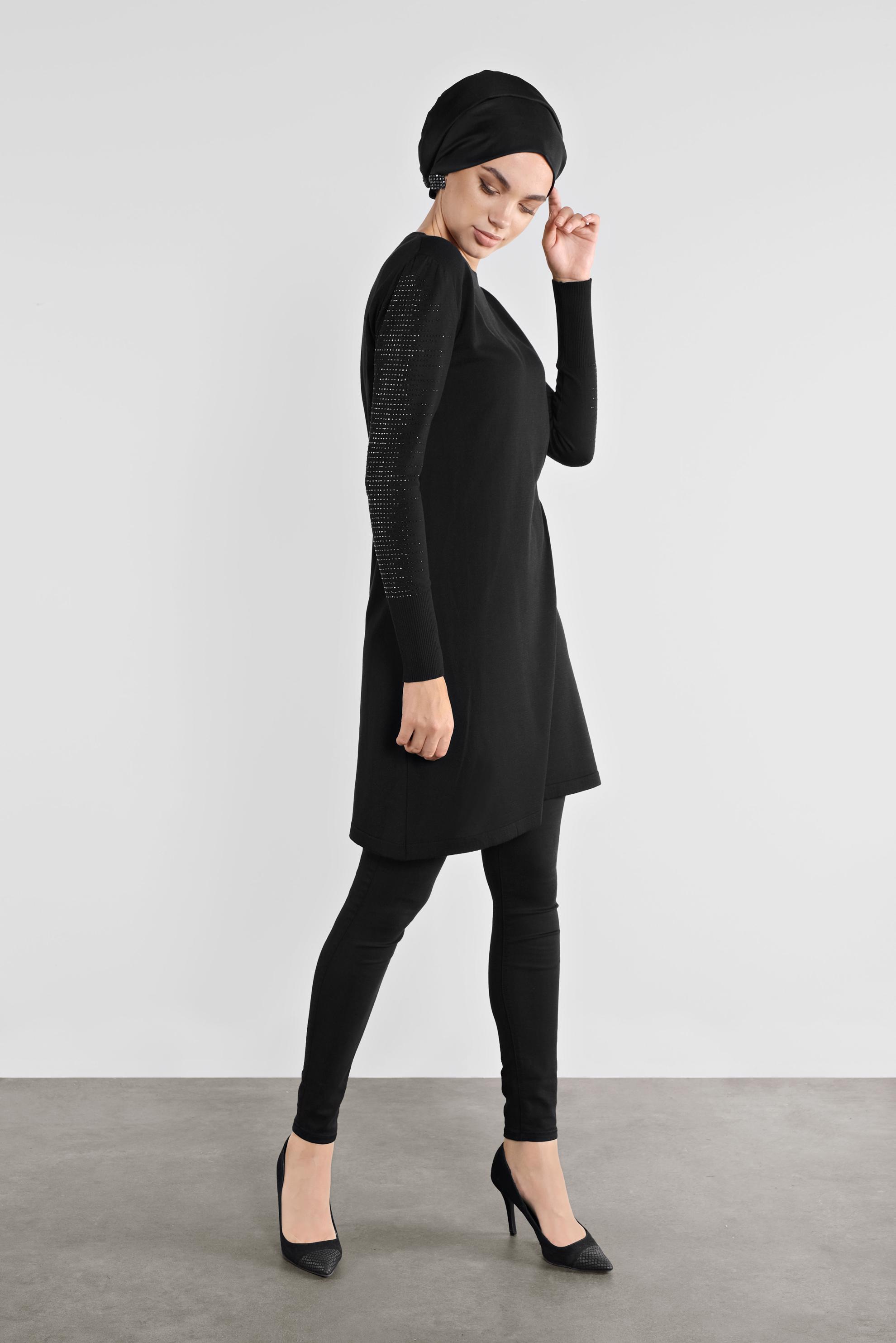 Tesettür giyim SİYAH KOLLARI TAŞ BASKILI TRİKO TUNİK 41009 