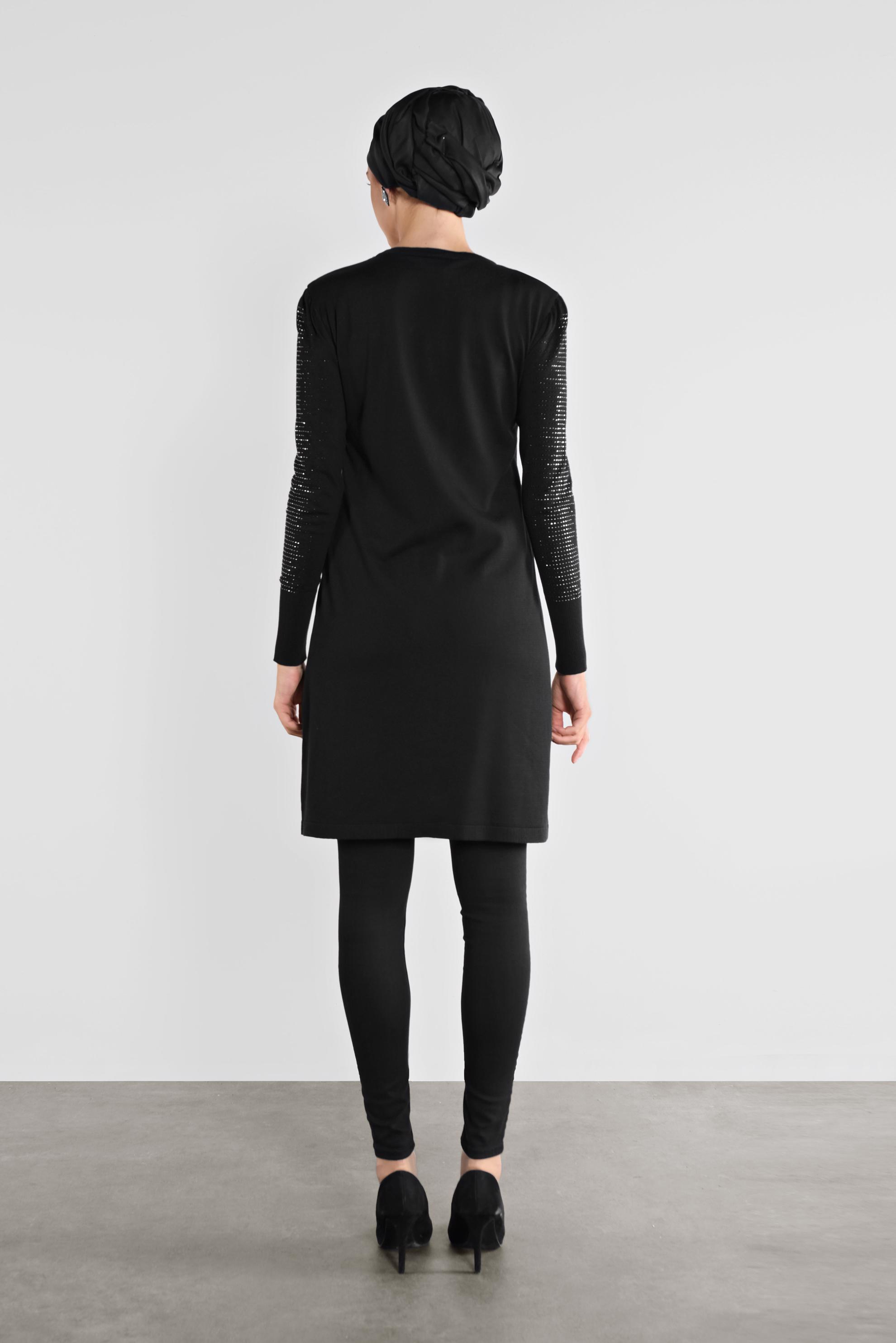 Tesettür giyim SİYAH KOLLARI TAŞ BASKILI TRİKO TUNİK 41009 