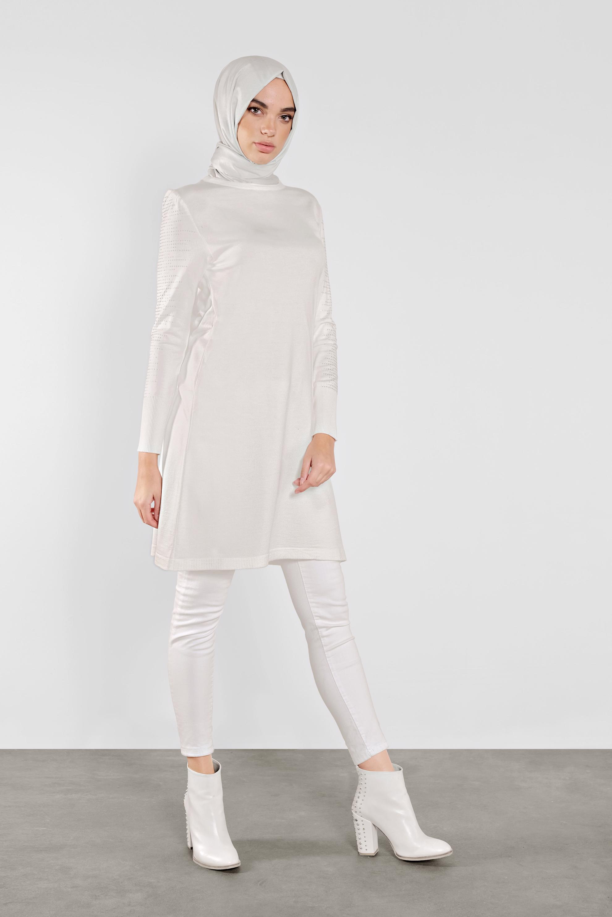 Tesettür giyim BEYAZ KOLLARI TAŞ BASKILI TRİKO TUNİK 41009 