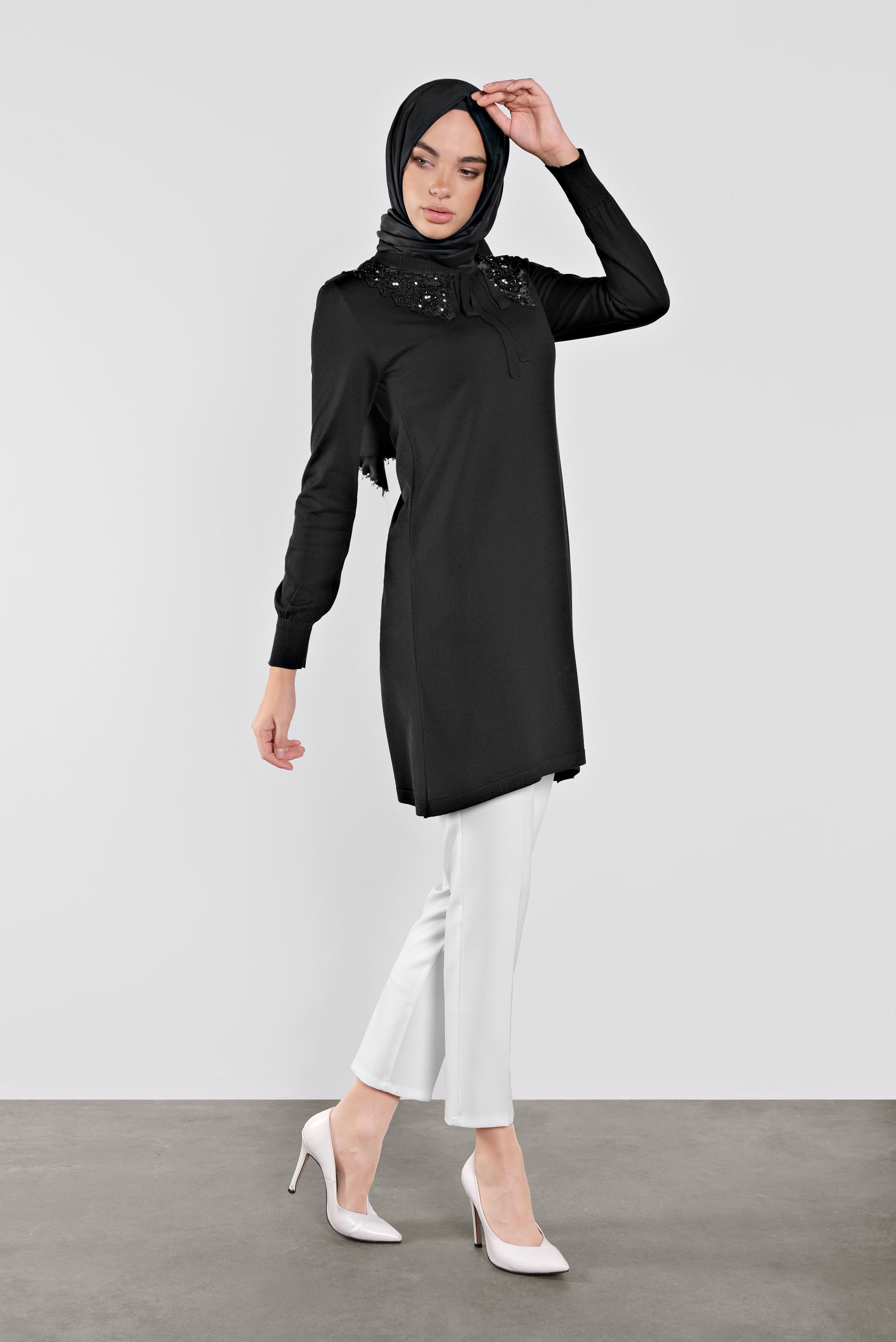 Tesettür giyim SİYAH YAKASI BAĞLI TRİKO TUNİK 41015 