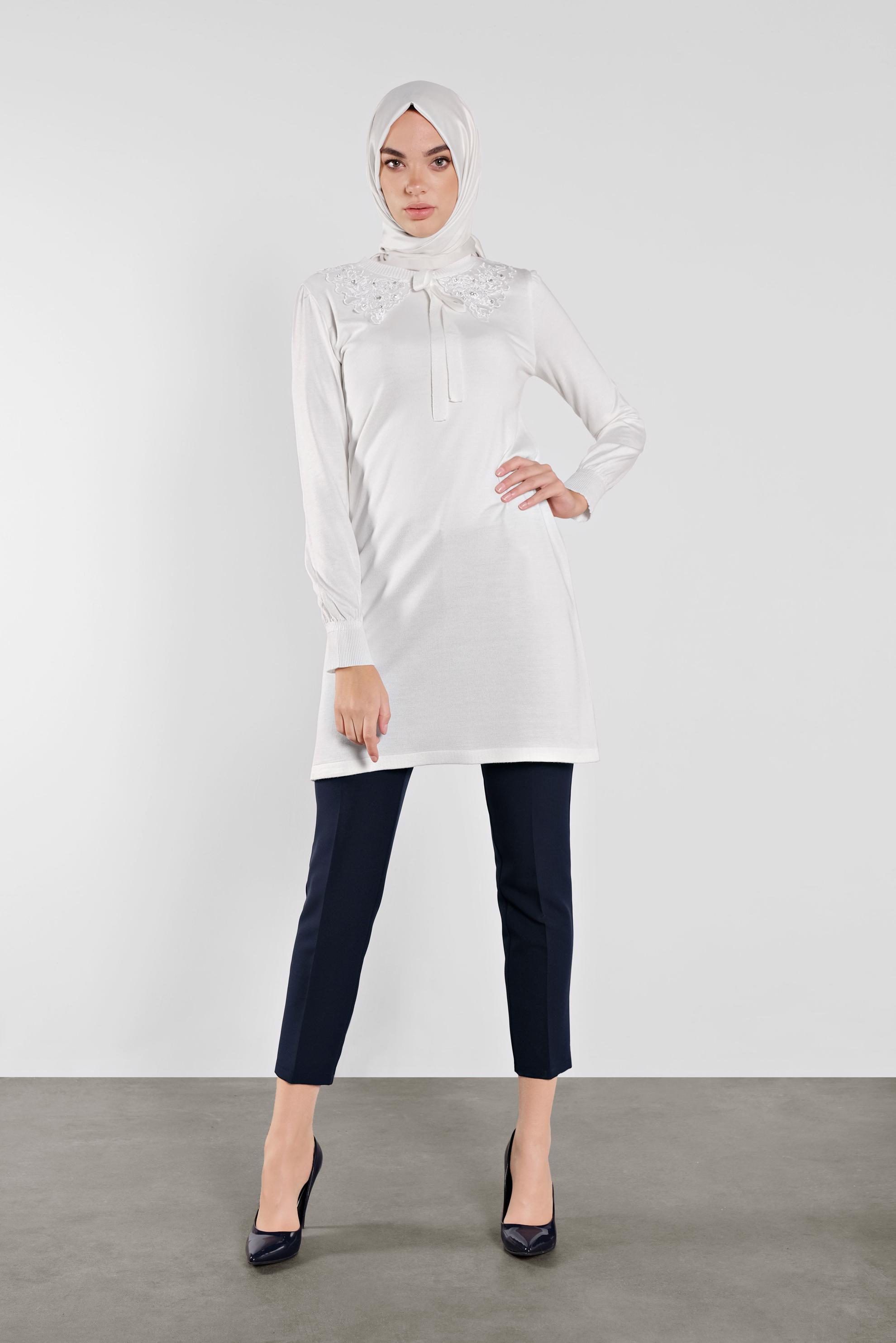 Tesettür giyim BEYAZ YAKASI BAĞLI TRİKO TUNİK 41015 