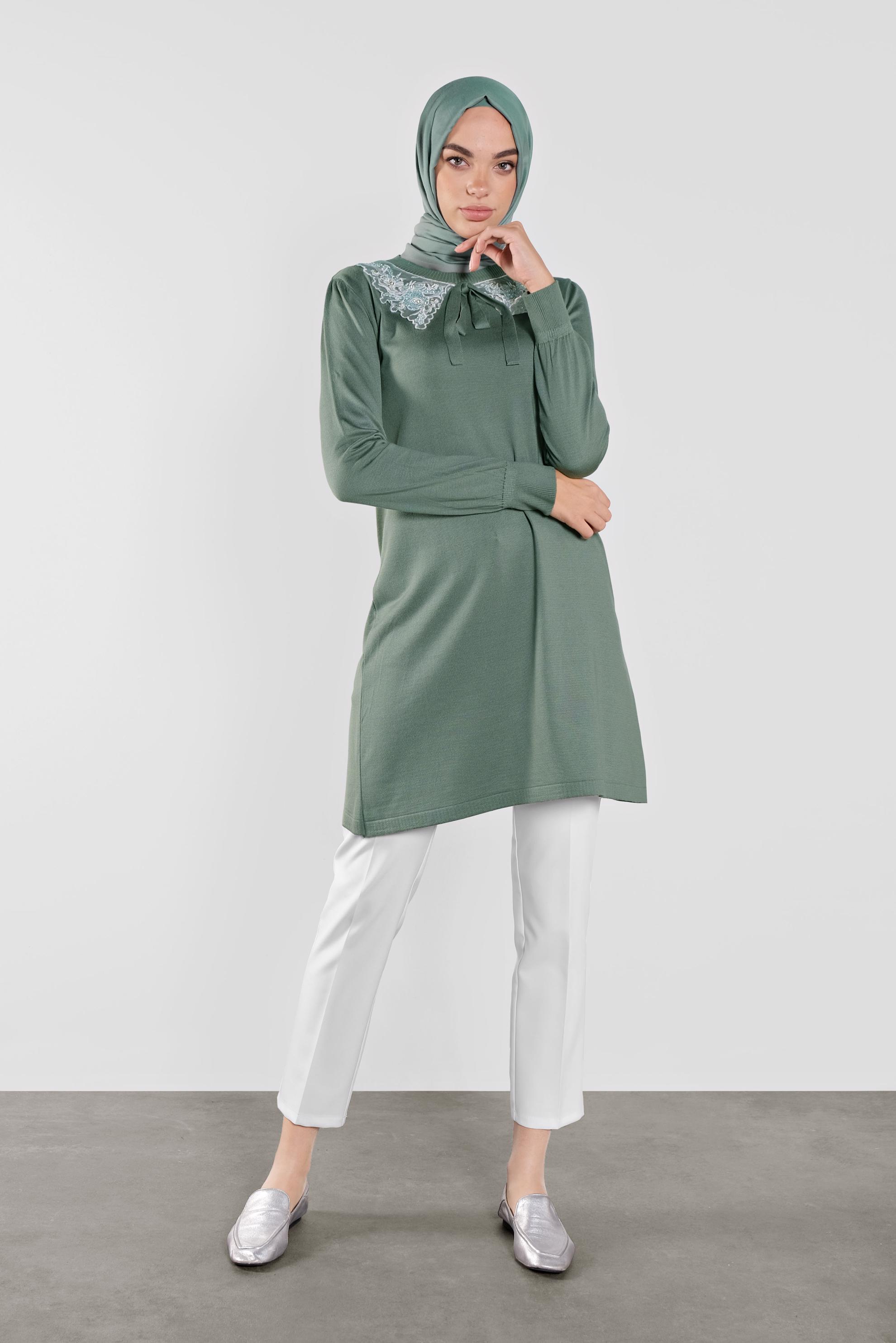 Tesettür giyim YEŞİL YAKASI BAĞLI TRİKO TUNİK 41015 