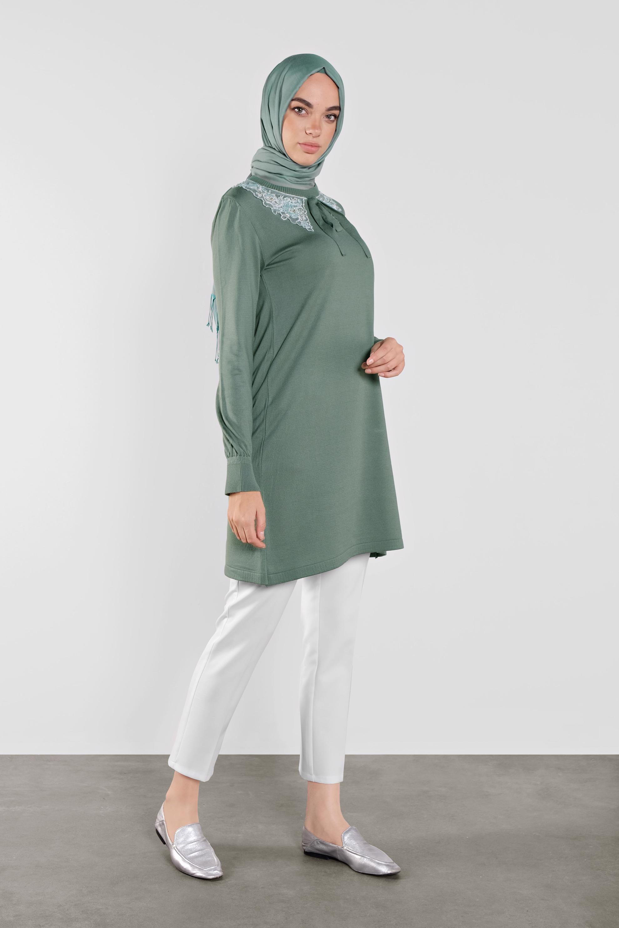 Tesettür giyim YEŞİL YAKASI BAĞLI TRİKO TUNİK 41015 