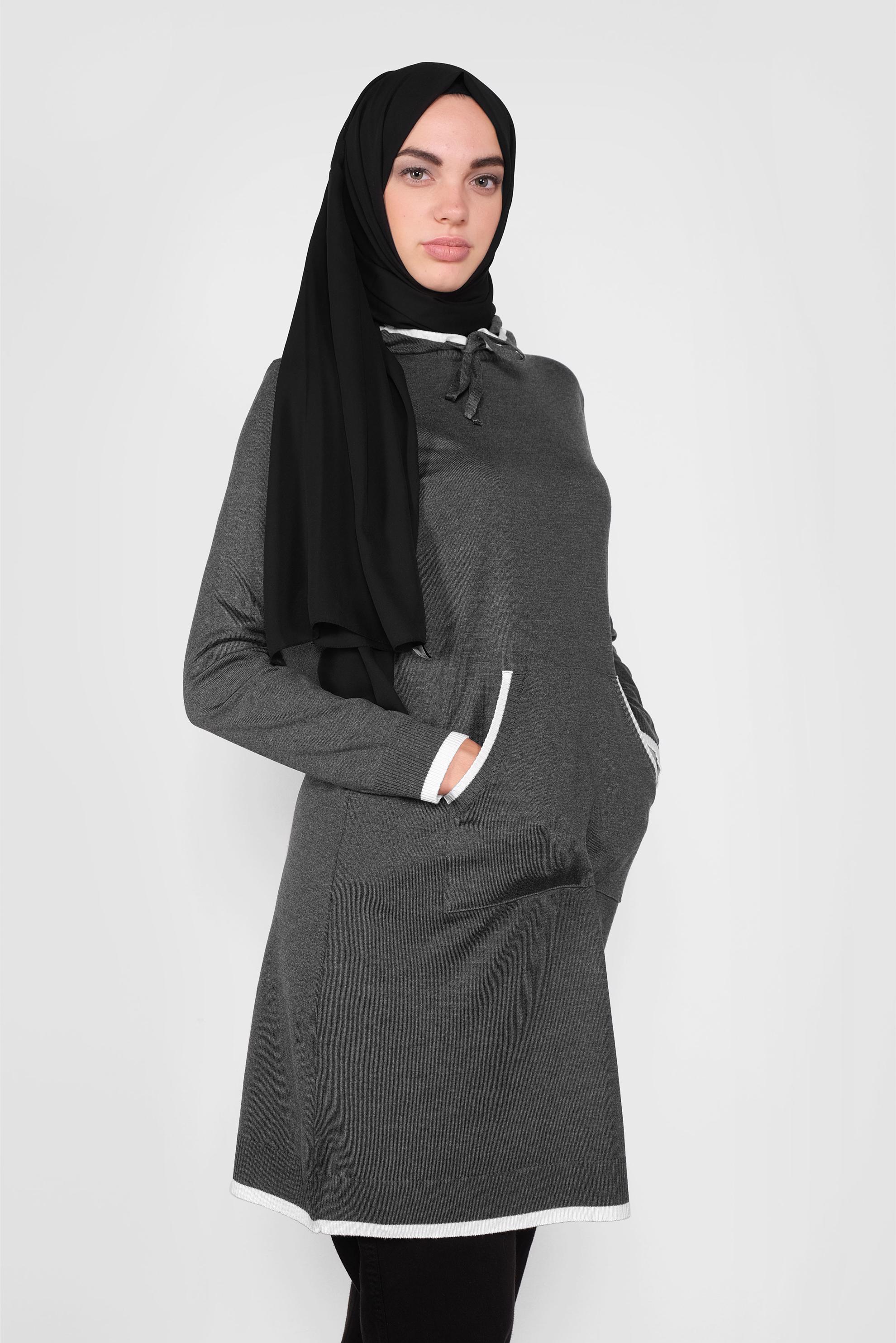 Tesettür giyim GRİ CEPLİ KAPÜŞONLU TRİKO TUNİK 41061 
