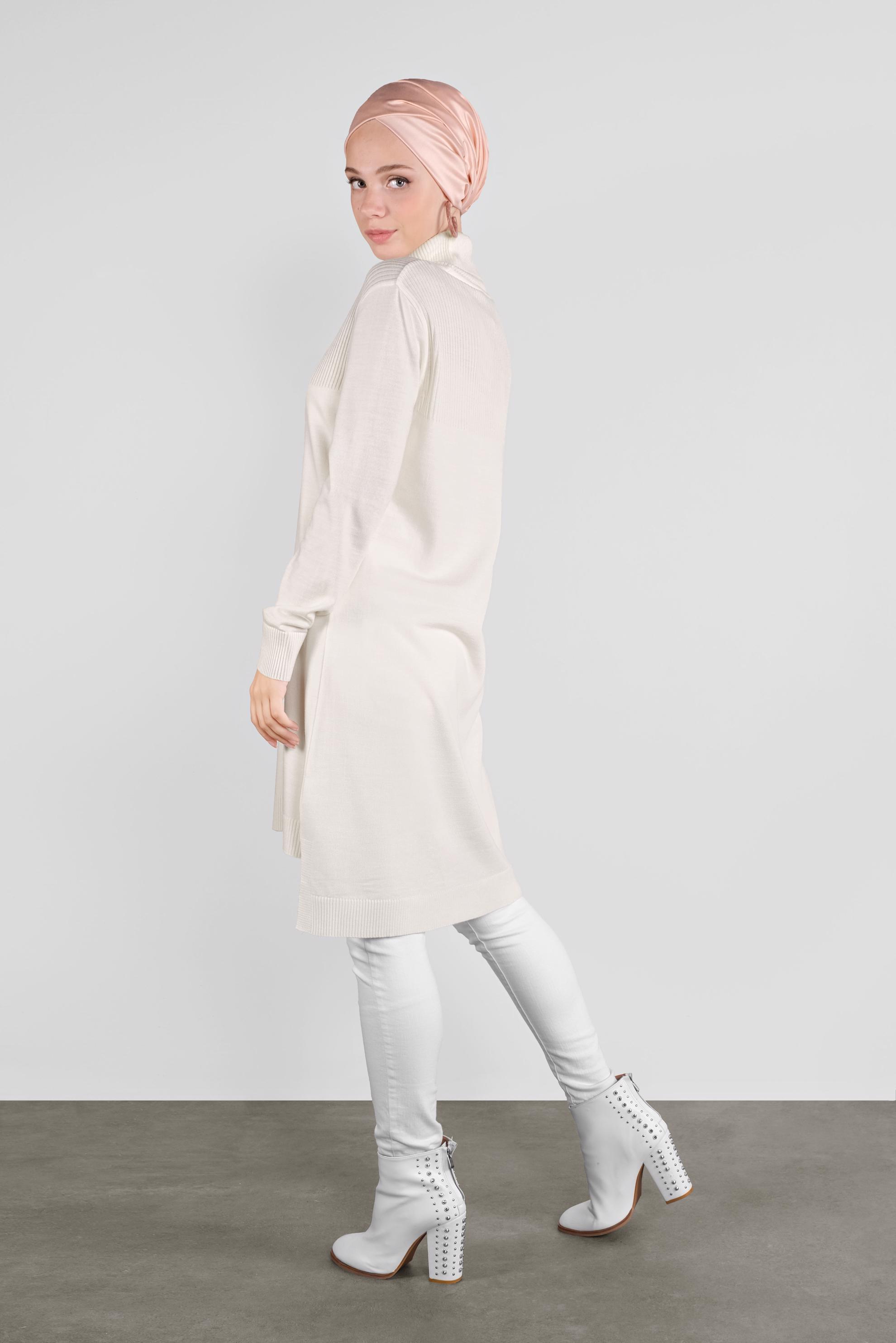 Tesettür giyim BEYAZ BALIKÇI YAKA TRİKO TUNİK 41066 