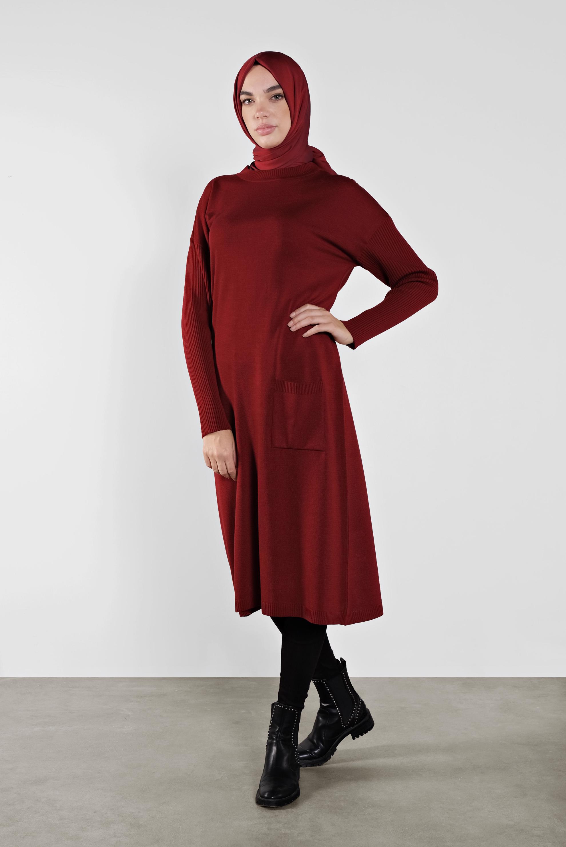 Tesettür giyim KIRMIZI CEP DETAYLI TRİKO TUNİK 41069 