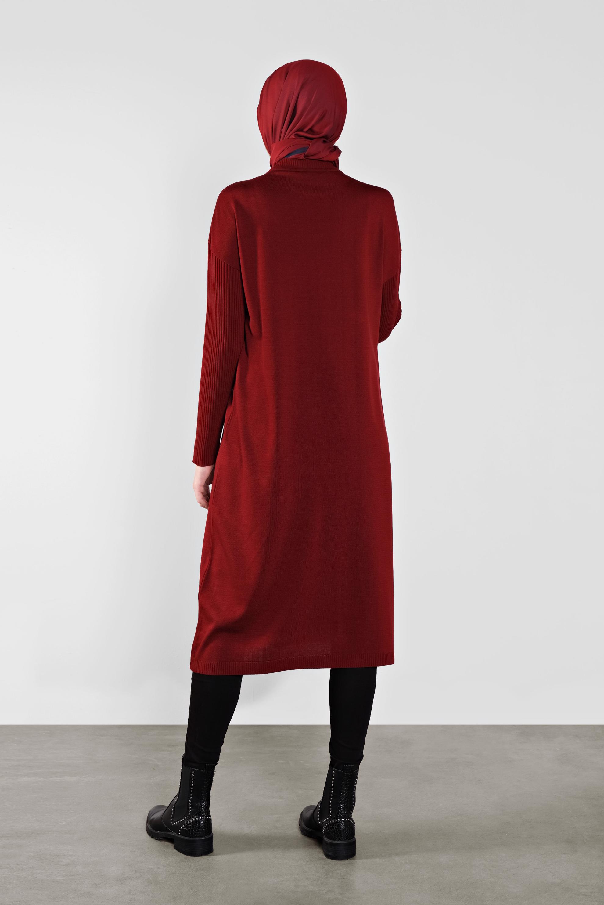 Tesettür giyim KIRMIZI CEP DETAYLI TRİKO TUNİK 41069 