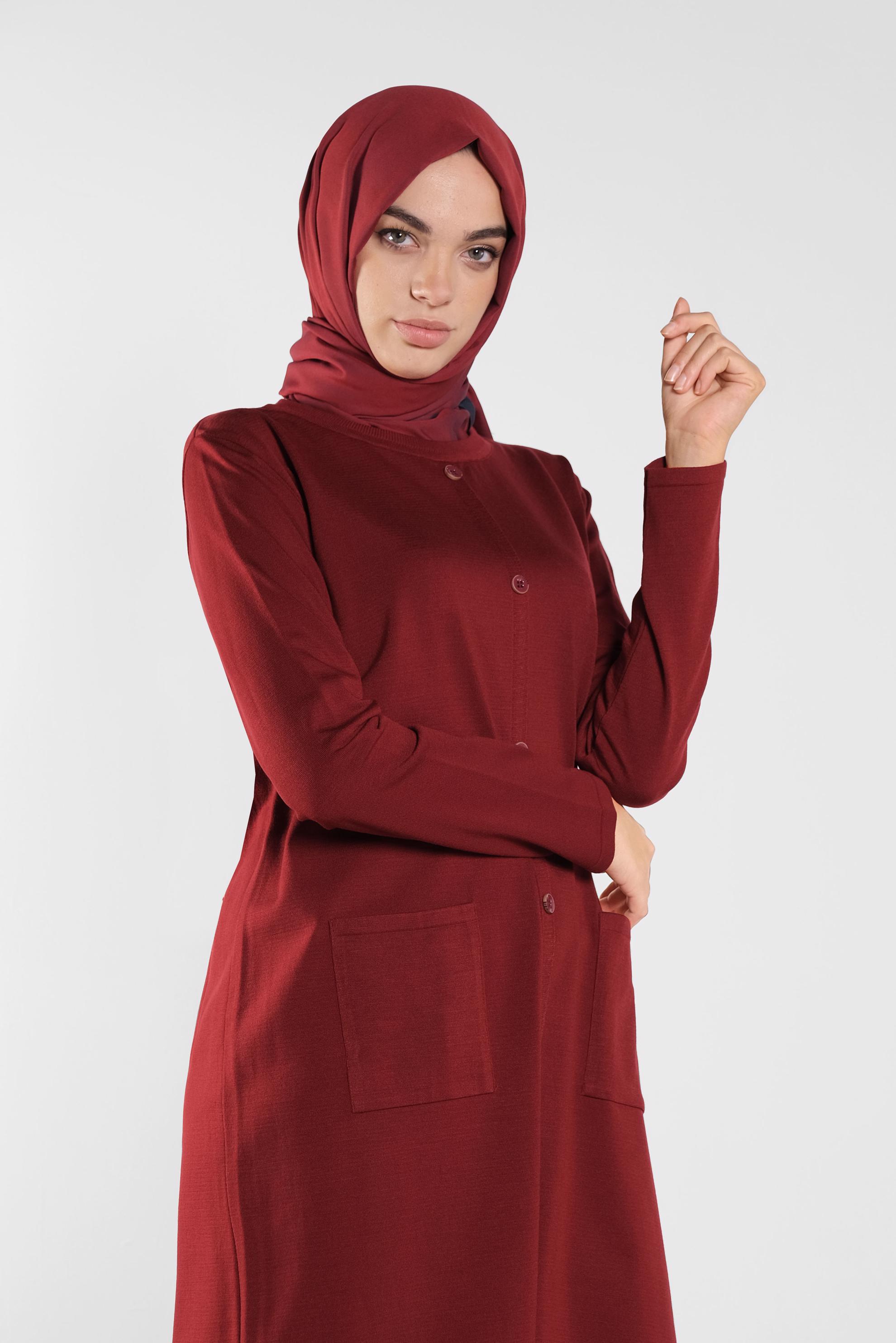 Tesettür giyim KIRMIZI DÜĞMELİ CEPLİ TRİKO TUNİK 41070