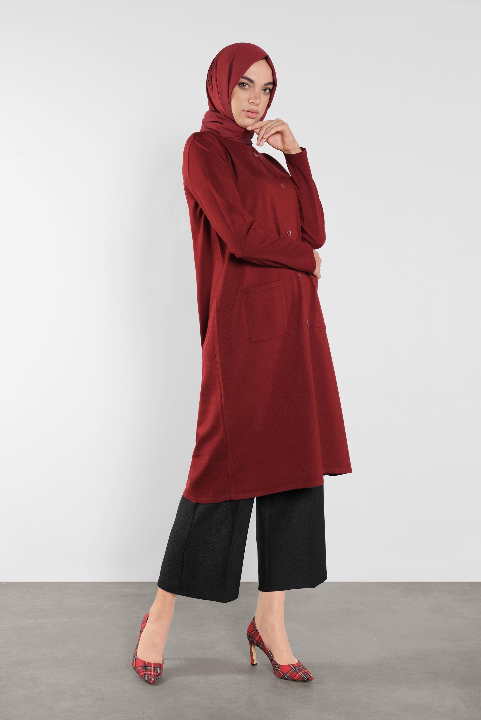 Tesettür giyim KIRMIZI DÜĞMELİ CEPLİ TRİKO TUNİK 41070
