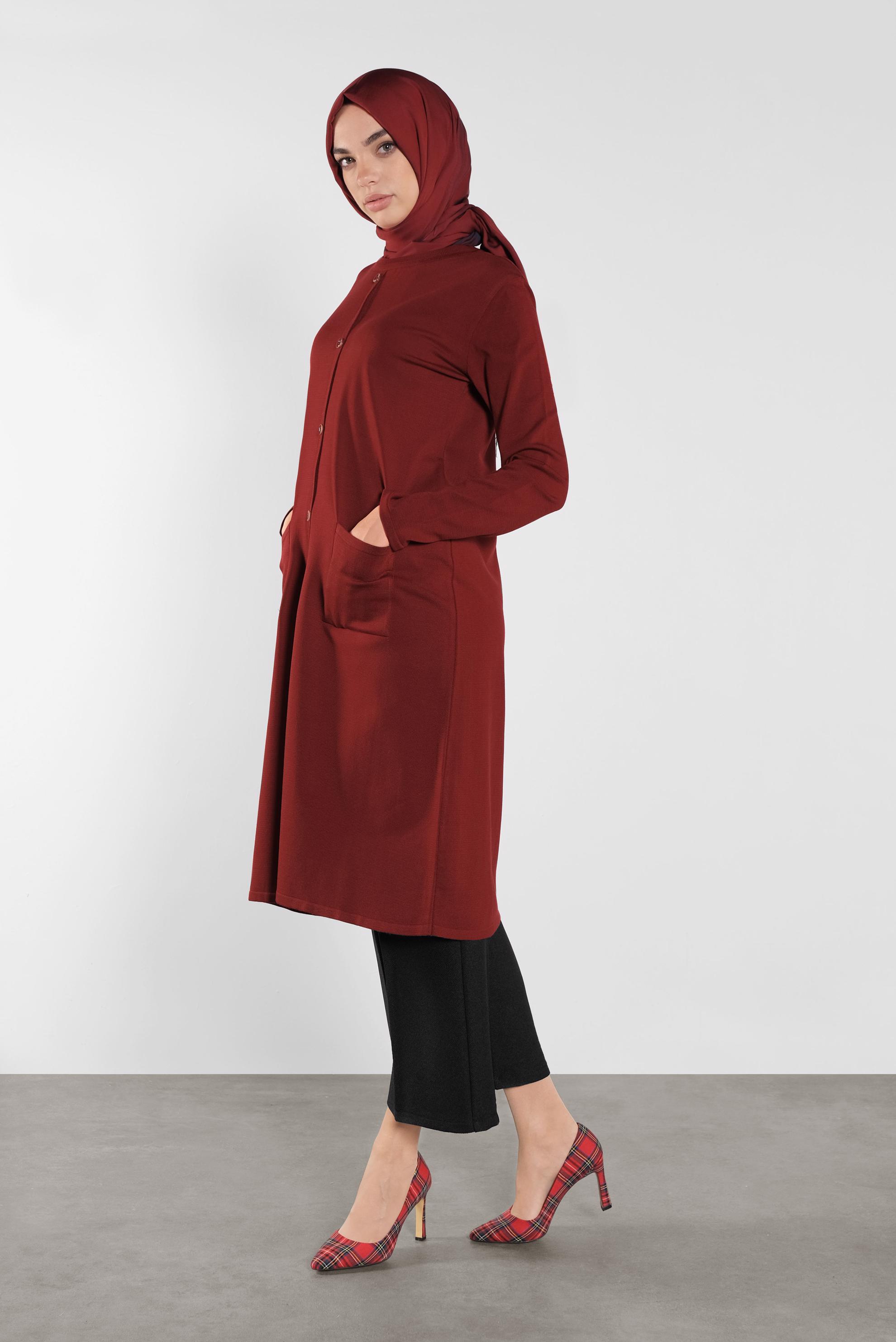 Tesettür giyim KIRMIZI DÜĞMELİ CEPLİ TRİKO TUNİK 41070