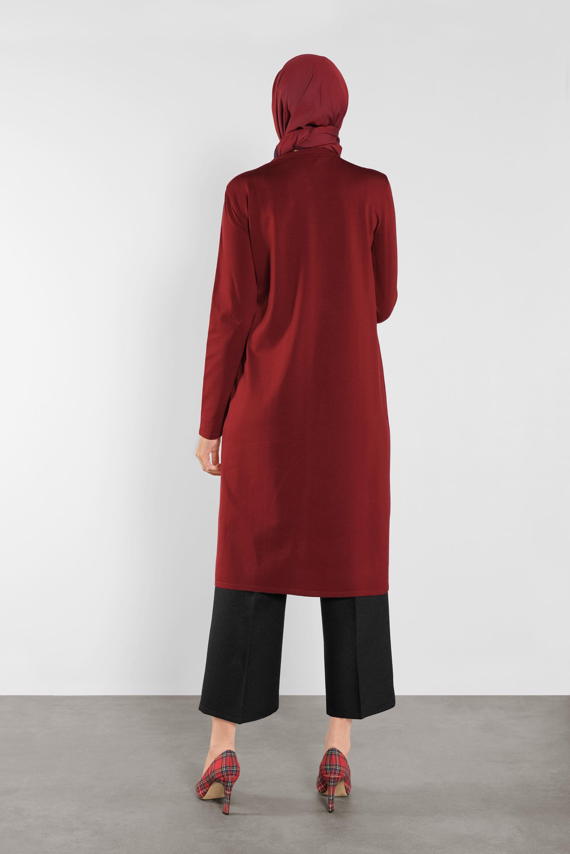 Tesettür giyim KIRMIZI DÜĞMELİ CEPLİ TRİKO TUNİK 41070