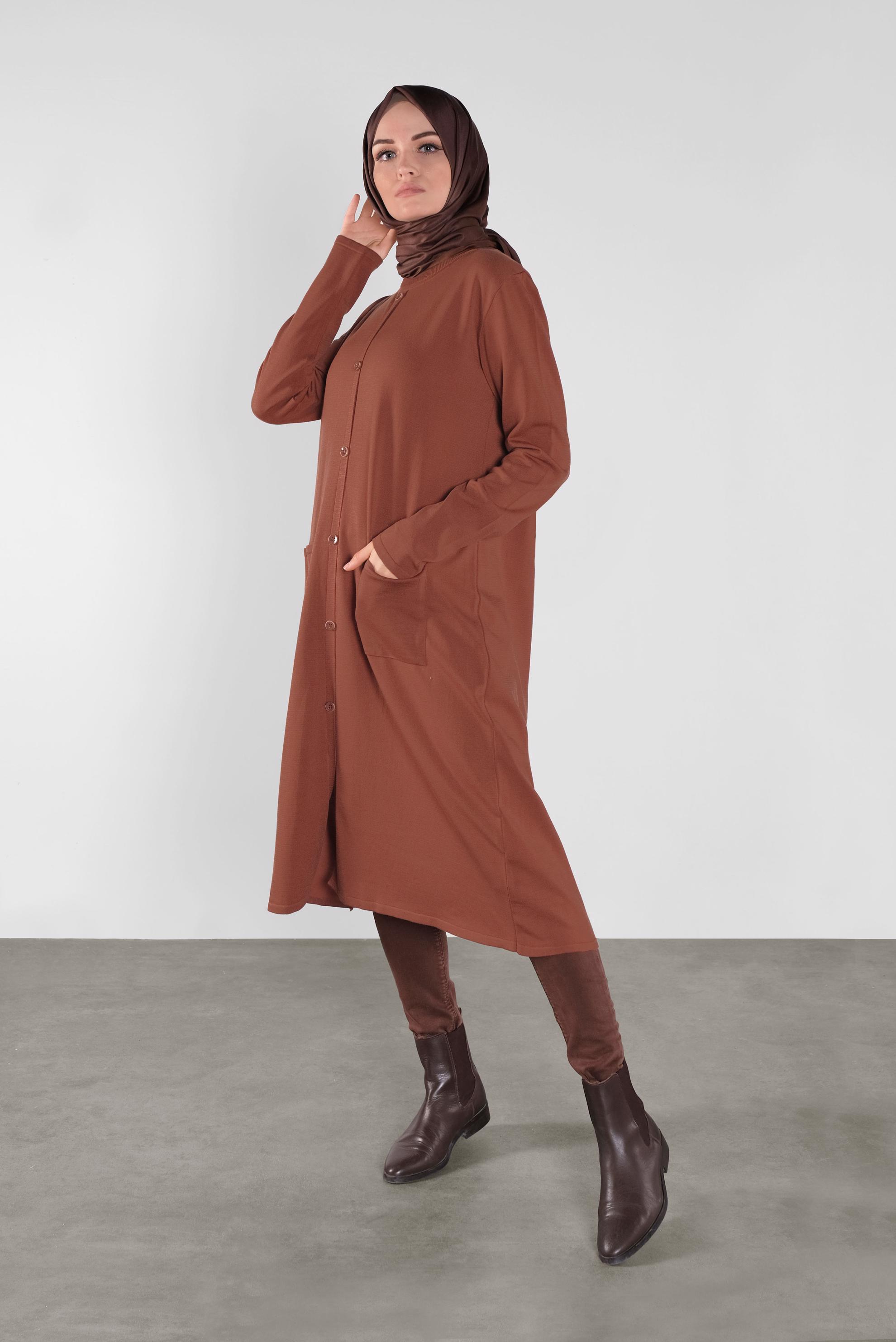 Tesettür giyim KAHVE DÜĞMELİ CEPLİ TRİKO TUNİK 41070