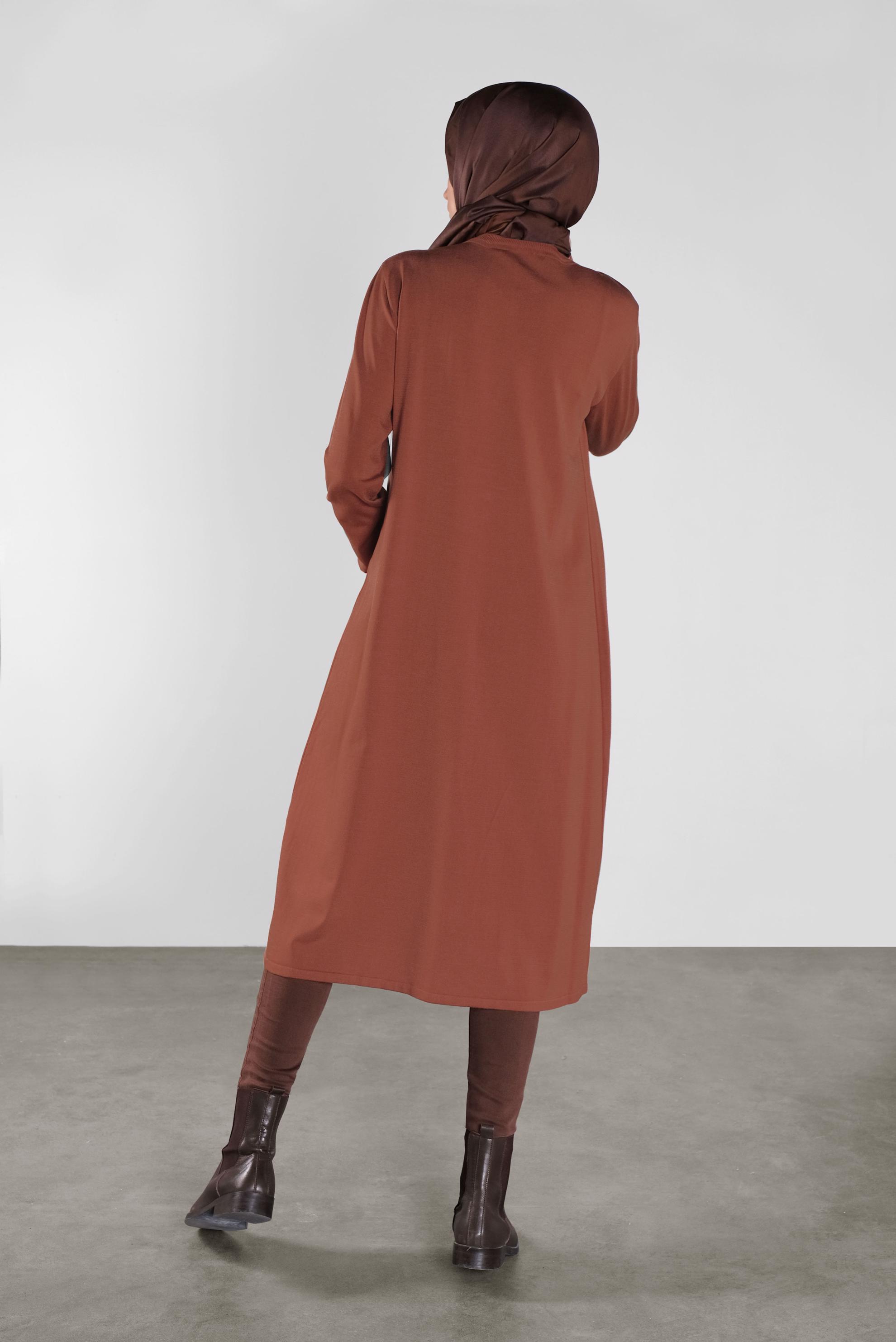 Tesettür giyim KAHVE DÜĞMELİ CEPLİ TRİKO TUNİK 41070