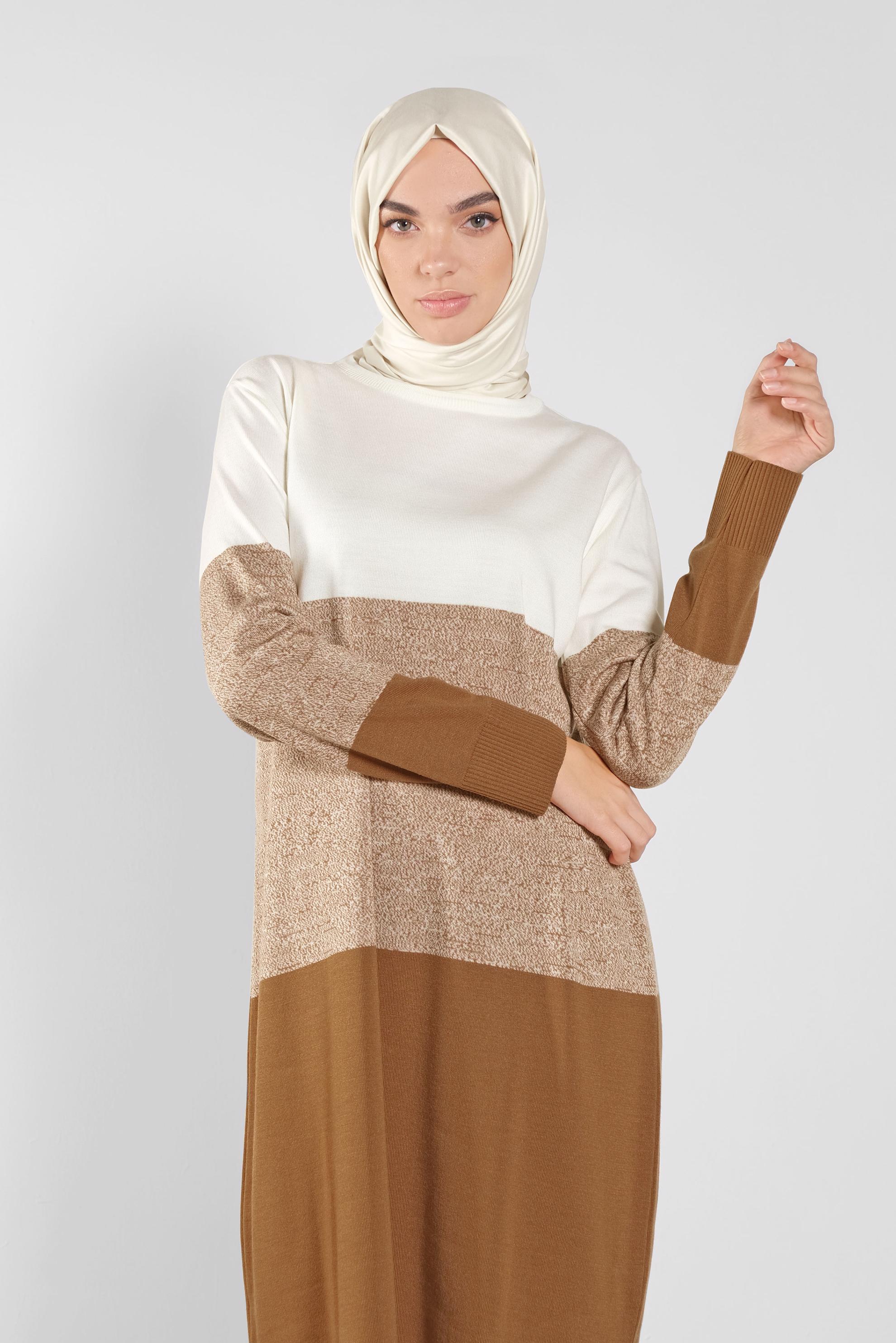 Tesettür giyim BEJ RENK GEÇİŞLİ İNCE TRİKO TUNİK 41075 