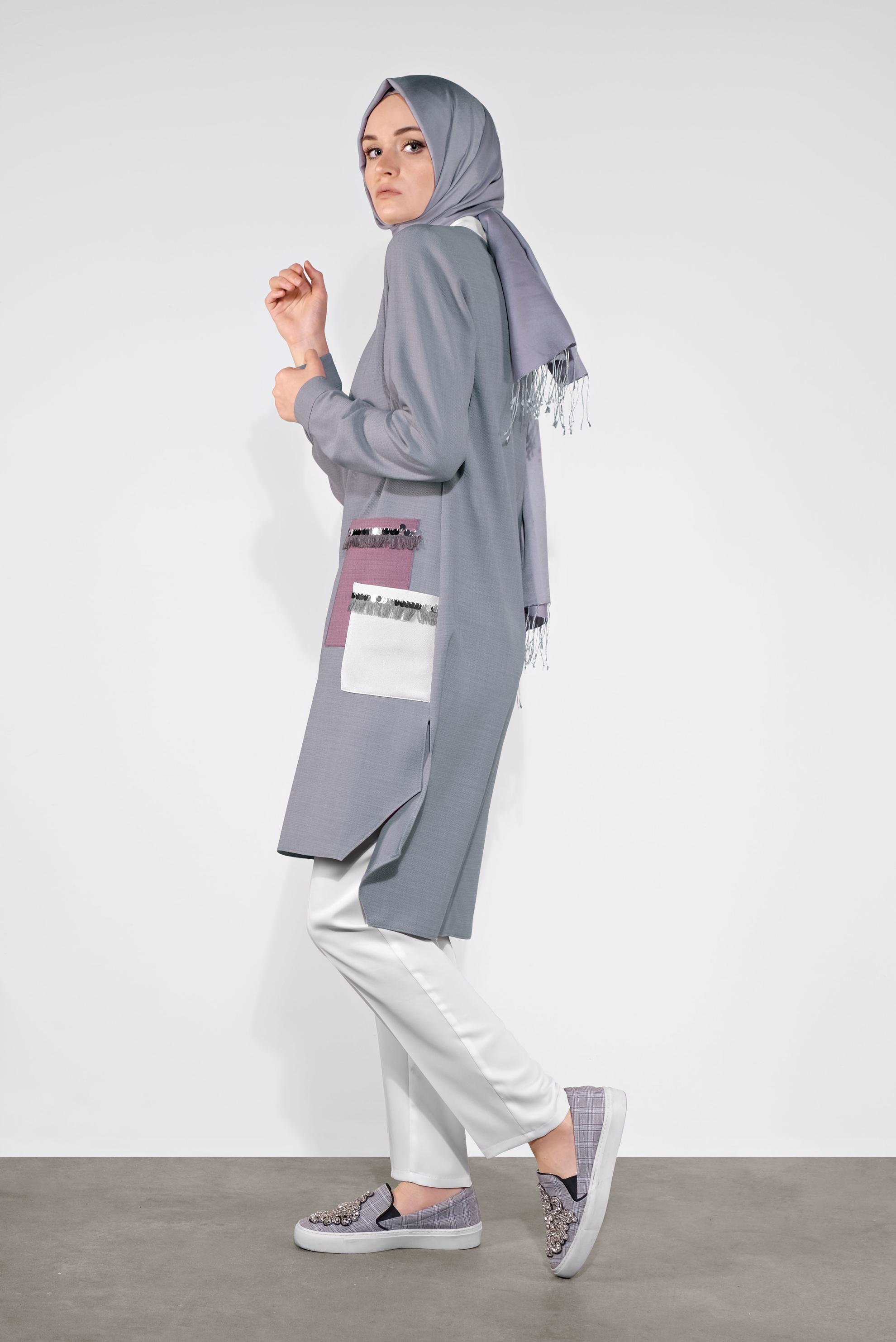 Tesettür giyim GRİ PÜSKÜL DETAYLI TUNİK 41121 