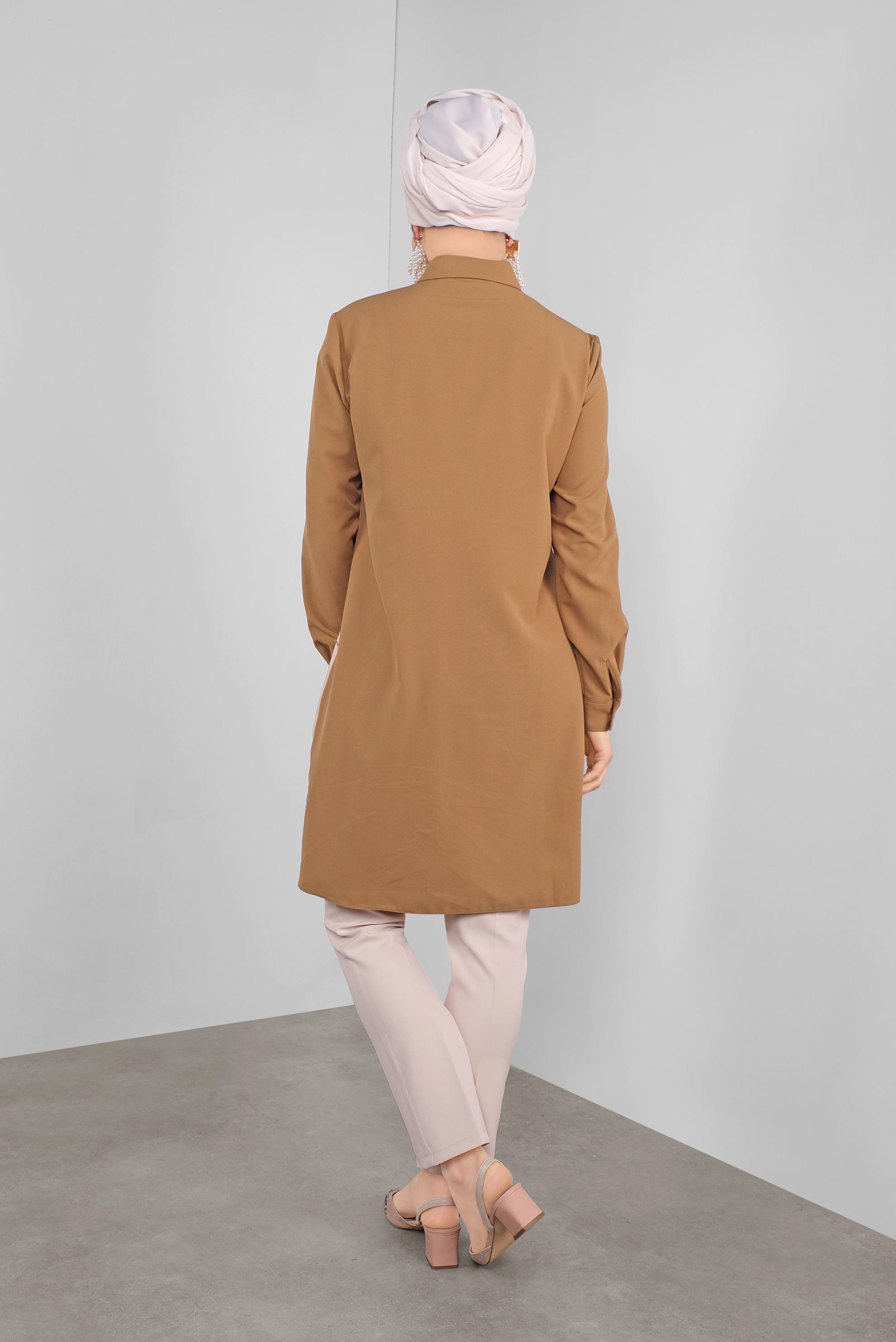 Tesettür giyim KAHVE ÇİÇEK DESENLİ GİZLİ DÜĞMELİ TUNİK 41126