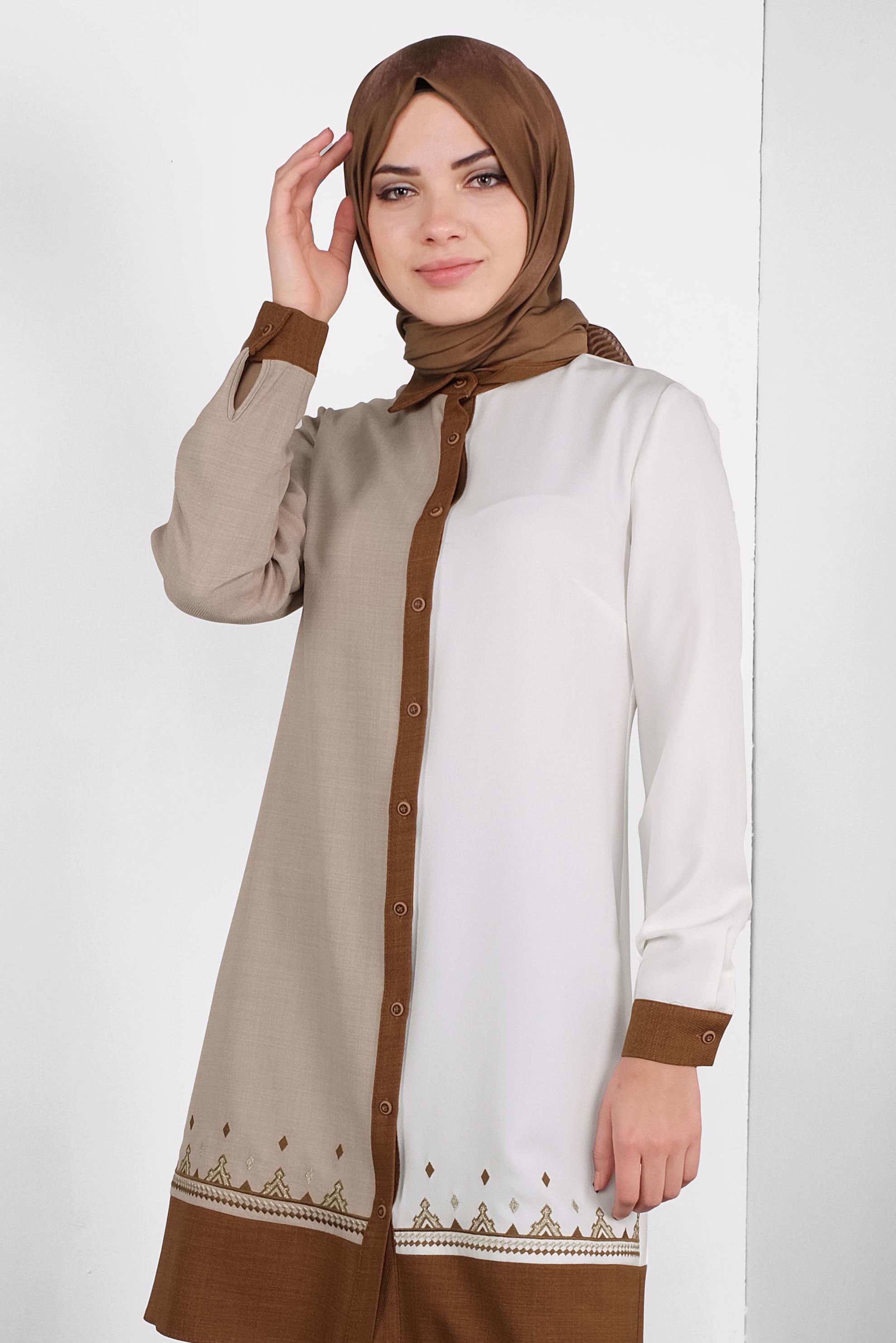 Tesettür giyim BEJ BOYDAN DÜĞMELİ NAKIŞLI TUNİK 41127