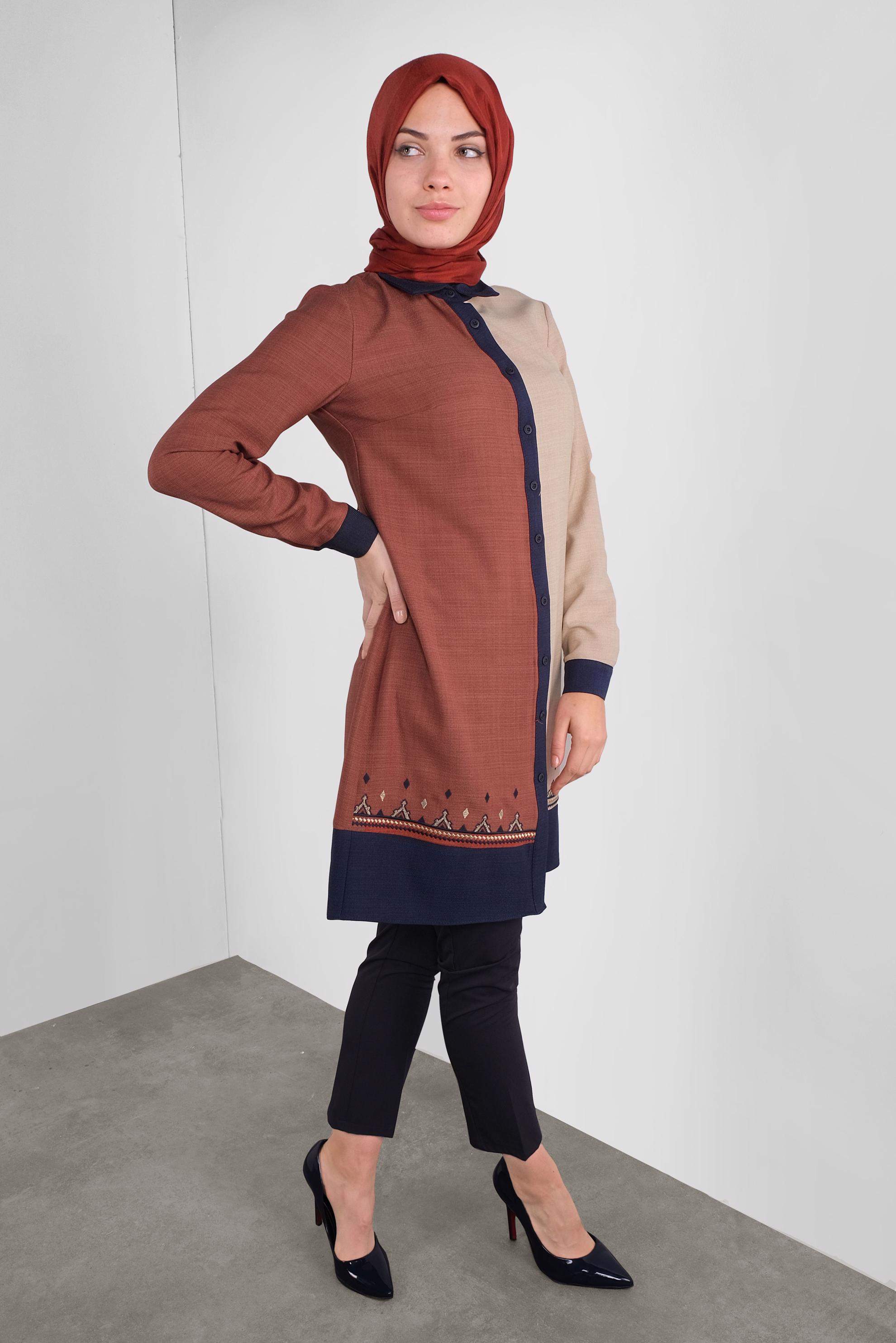 Tesettür giyim KAHVE BOYDAN DÜĞMELİ NAKIŞLI TUNİK 41127