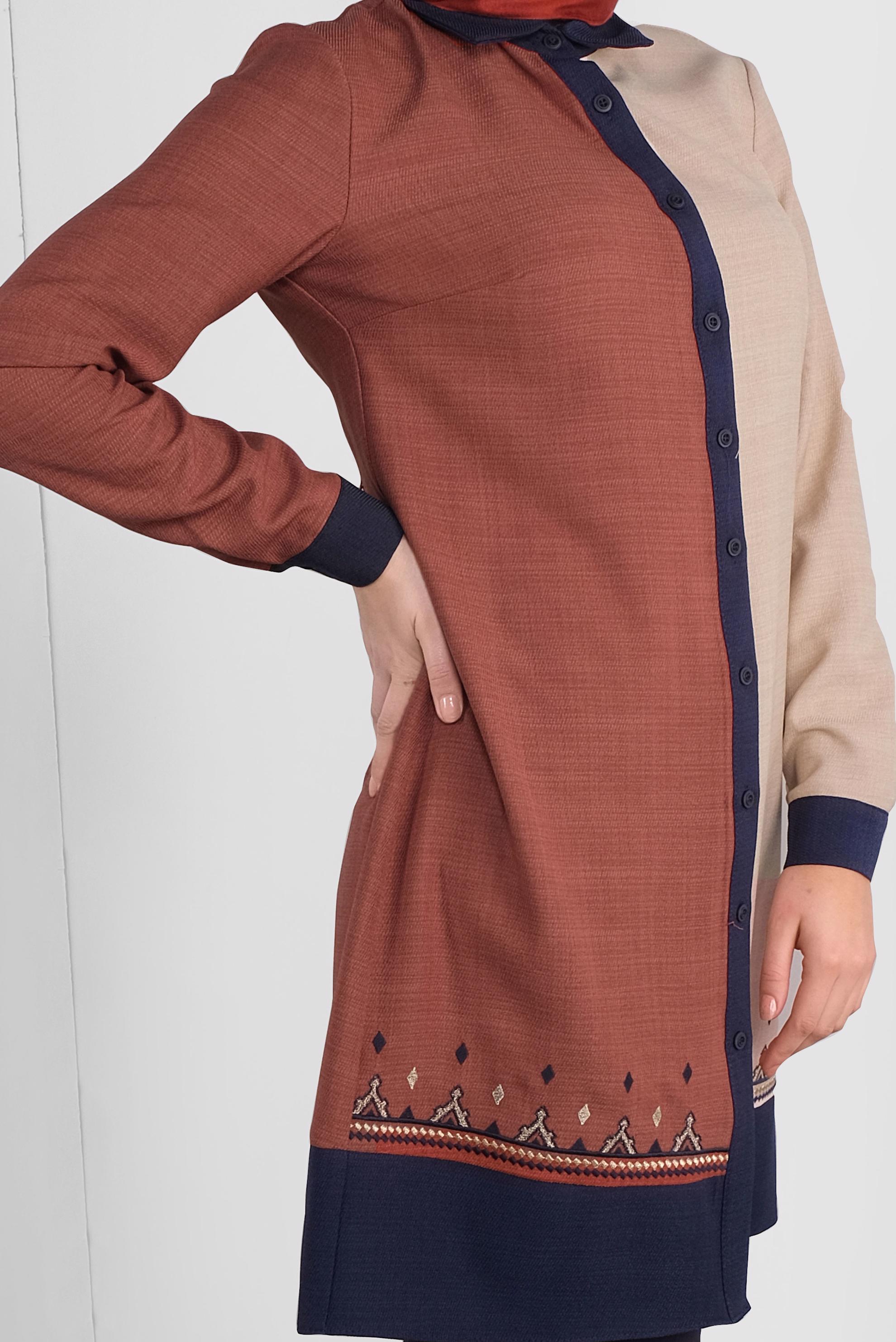 Tesettür giyim KAHVE BOYDAN DÜĞMELİ NAKIŞLI TUNİK 41127