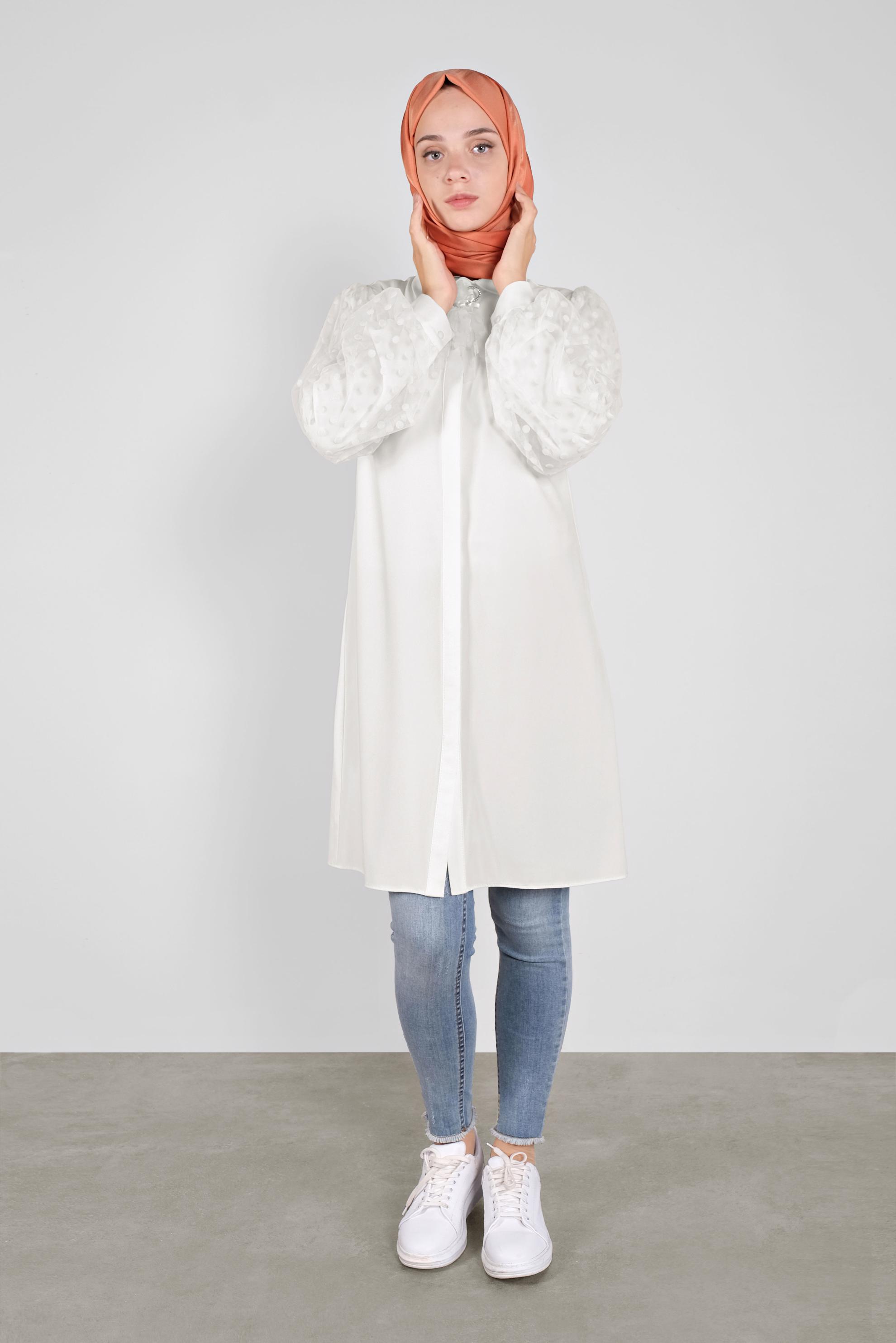 Tesettür giyim BEYAZ TÜL VE PUANTİYE DETAYLI BROŞLU TUNİK 41128 