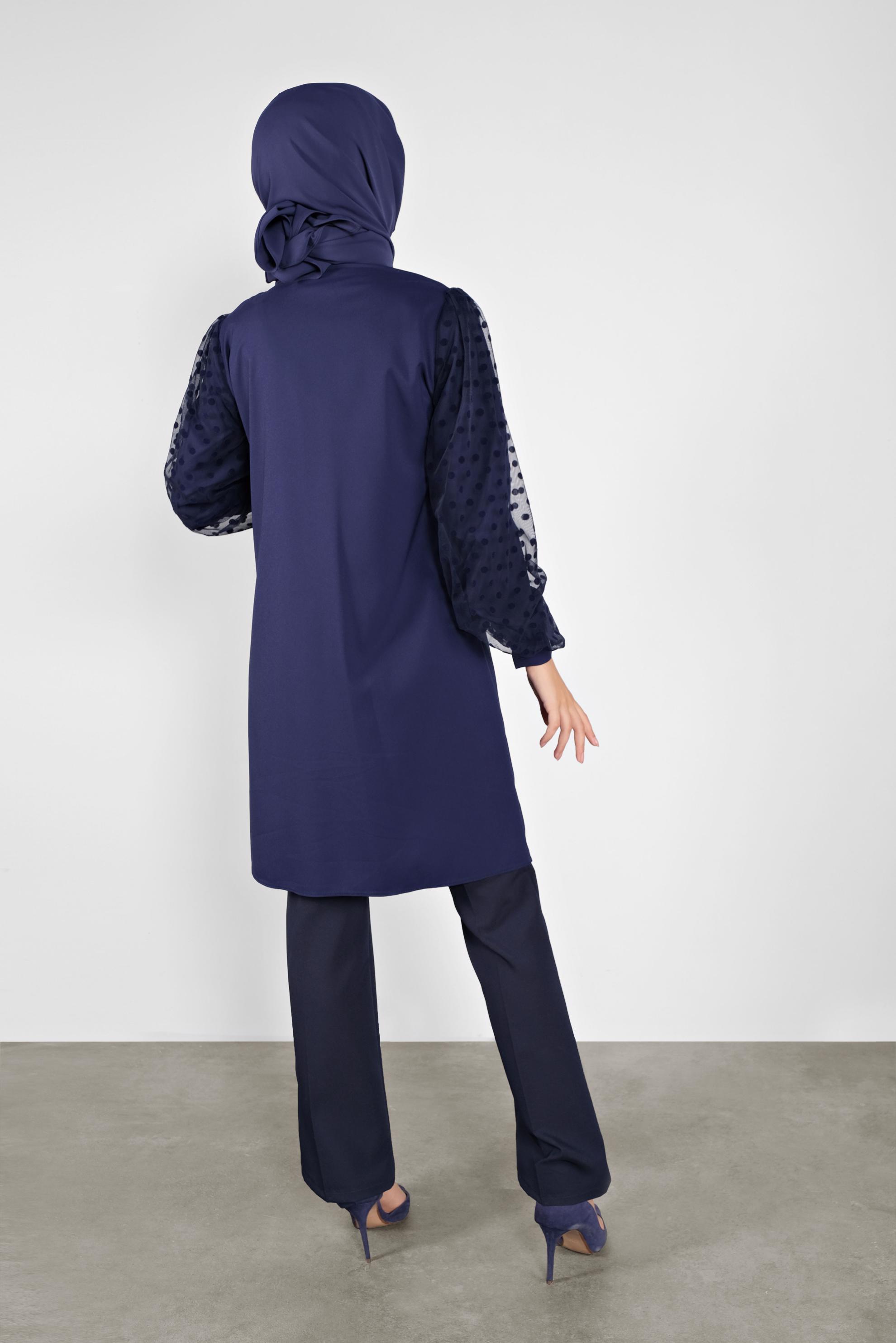 Tesettür giyim LACİVERT TÜL VE PUANTİYE DETAYLI BROŞLU TUNİK 41128 