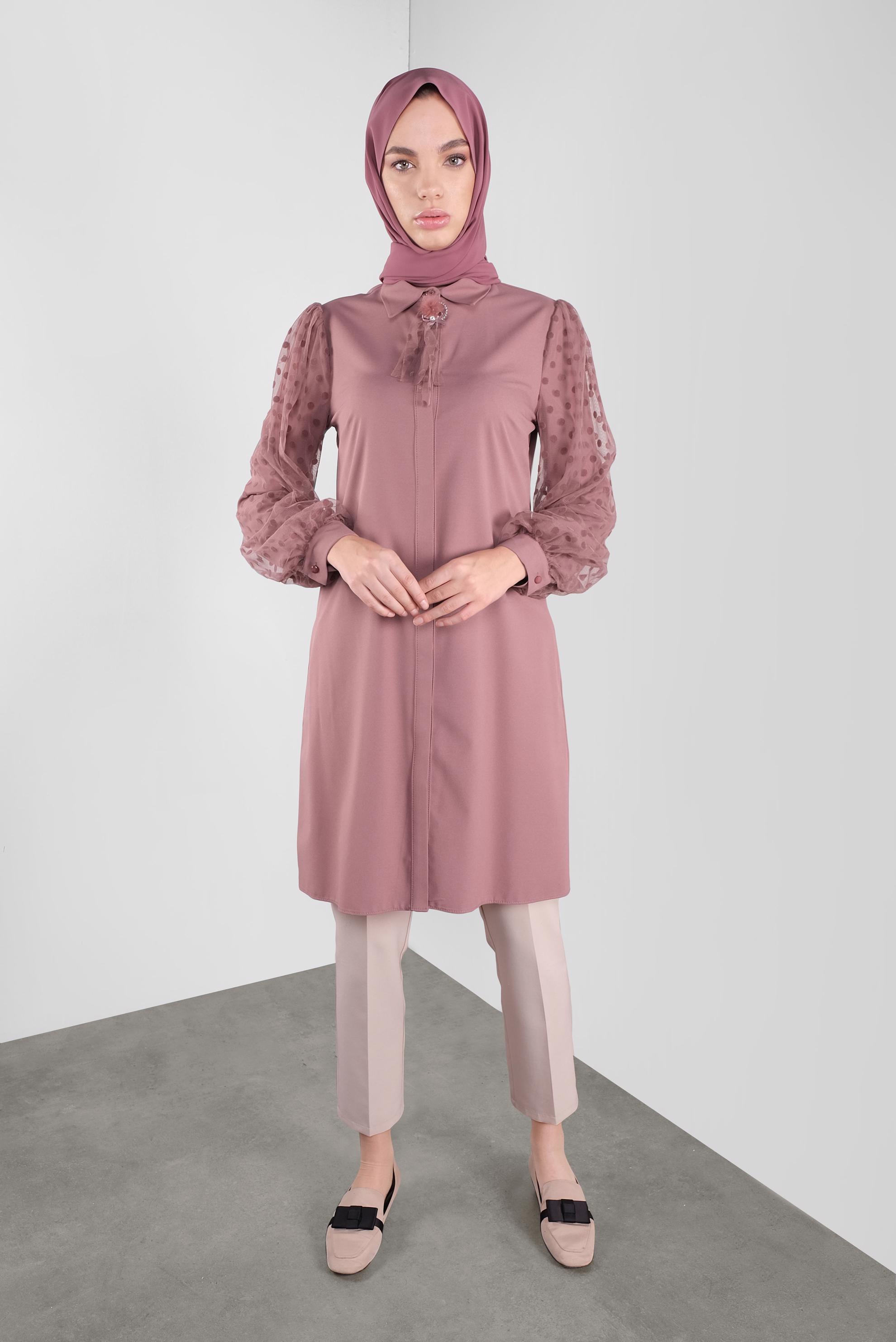 Tesettür giyim PEMBE TÜL VE PUANTİYE DETAYLI BROŞLU TUNİK 41128 
