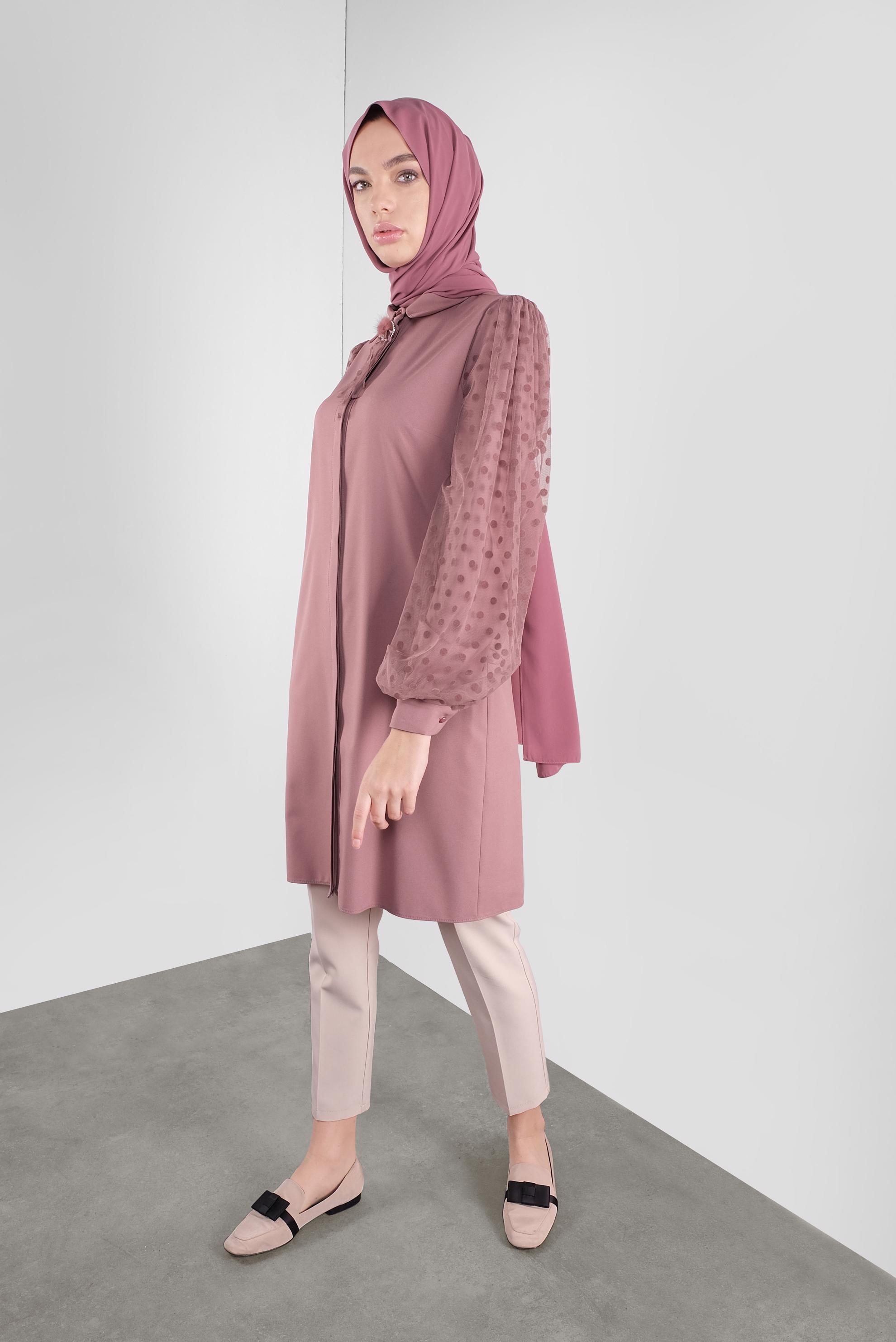 Tesettür giyim PEMBE TÜL VE PUANTİYE DETAYLI BROŞLU TUNİK 41128 