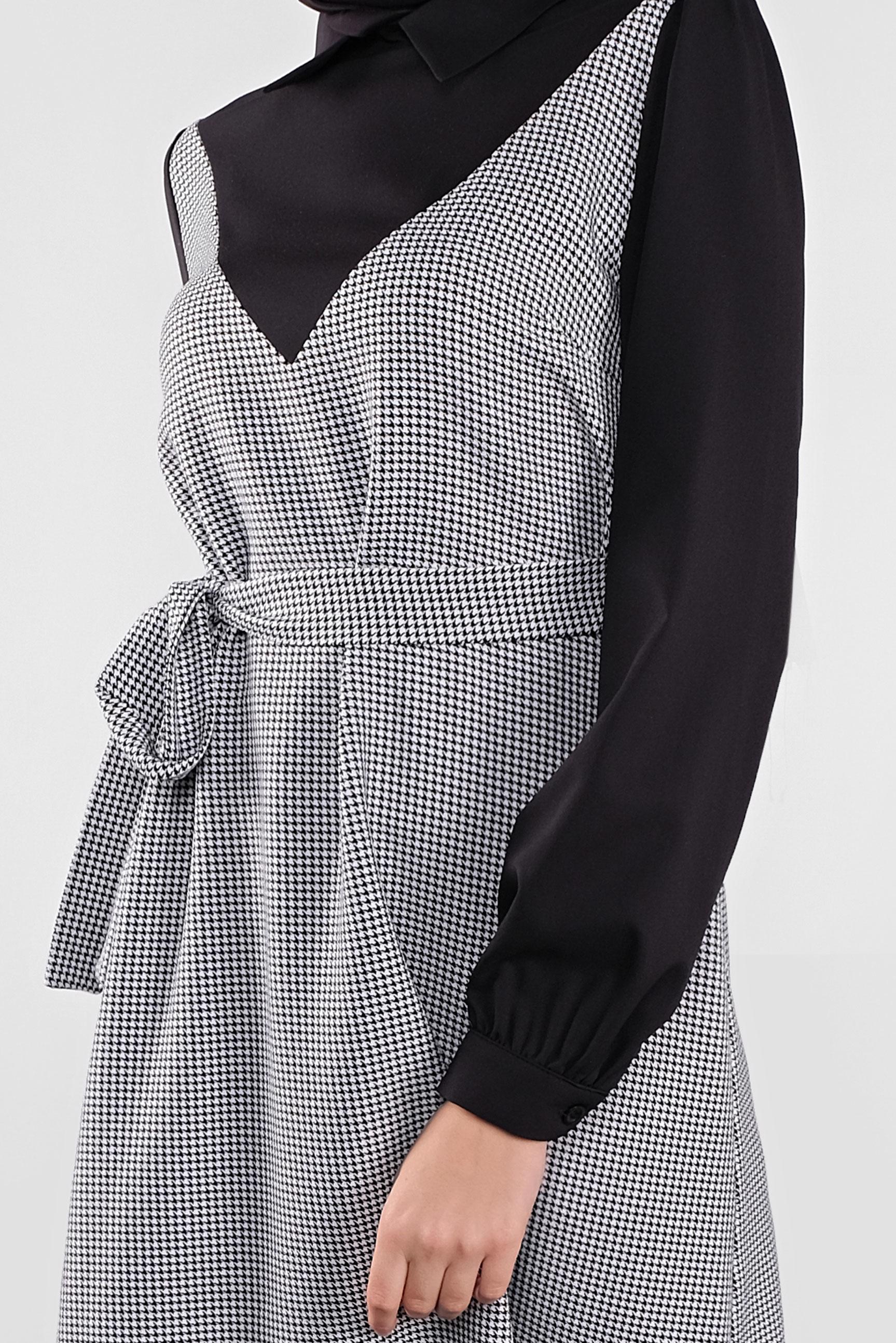 Tesettür giyim SİYAH BELİ KUŞAKLI KAZAYAĞI DESENLİ TUNİK 41135 