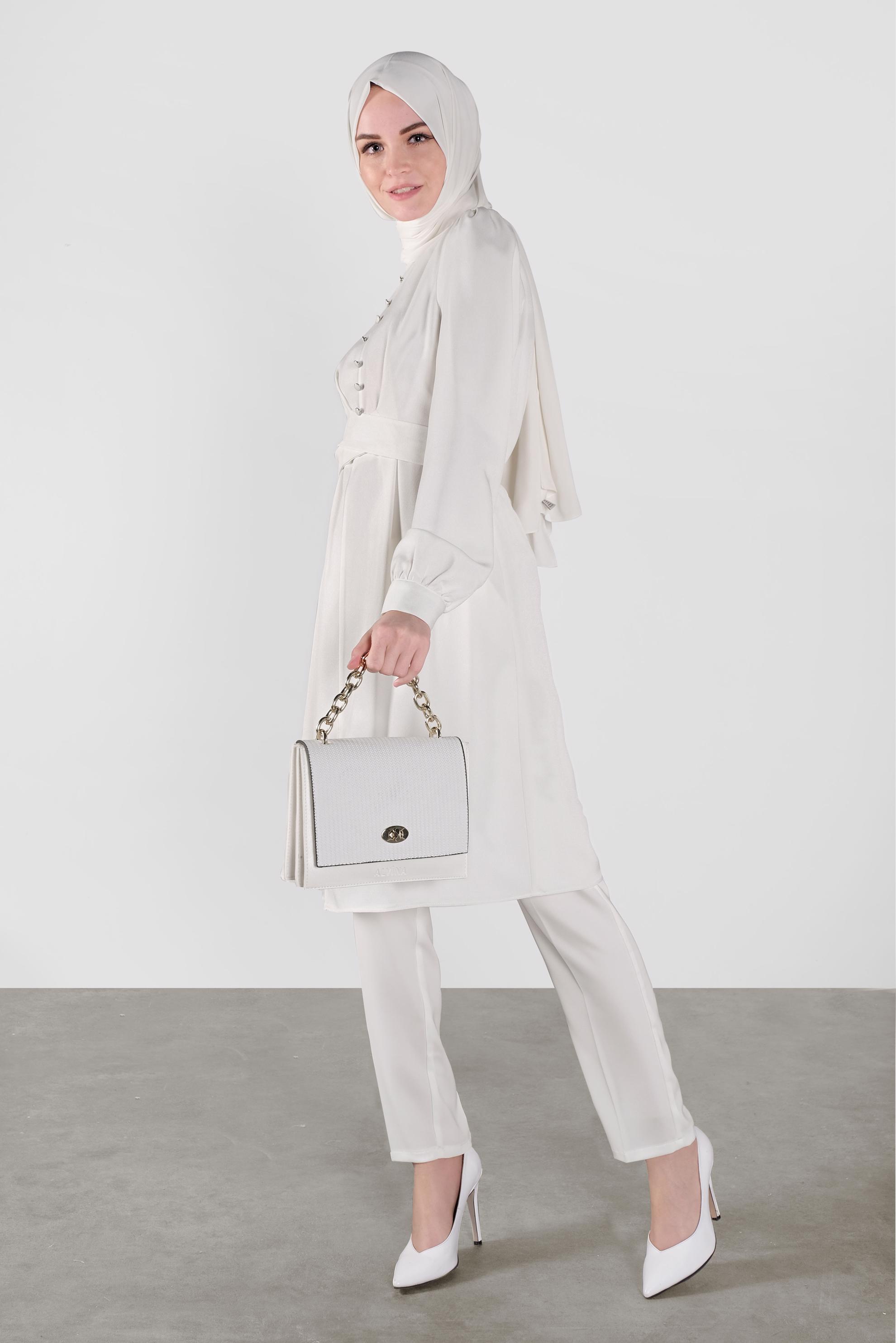 Tesettür giyim BEYAZ DÜĞMELİ KUŞAKLI TUNİK 41137 