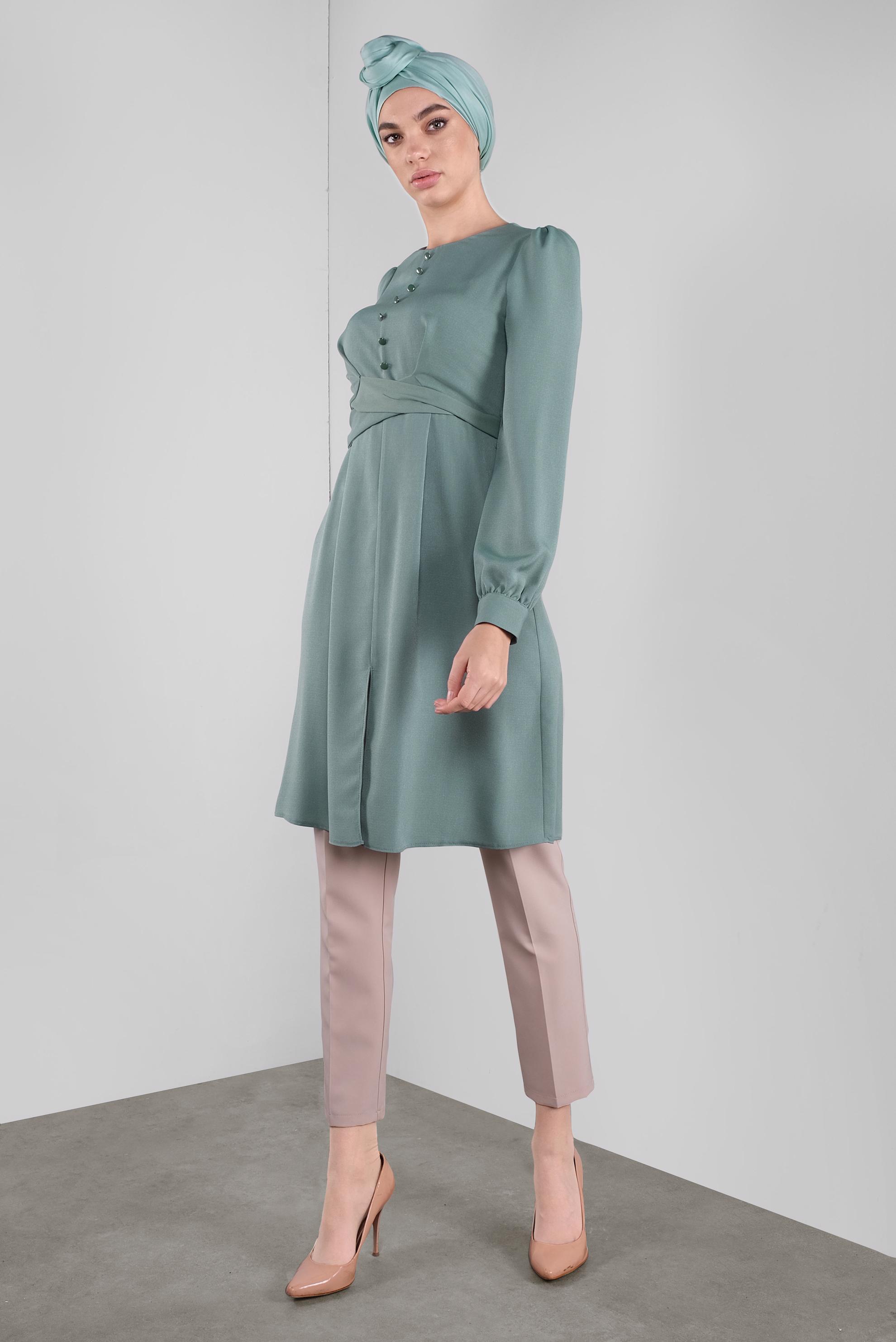 Tesettür giyim YEŞİL DÜĞMELİ KUŞAKLI TUNİK 41137 