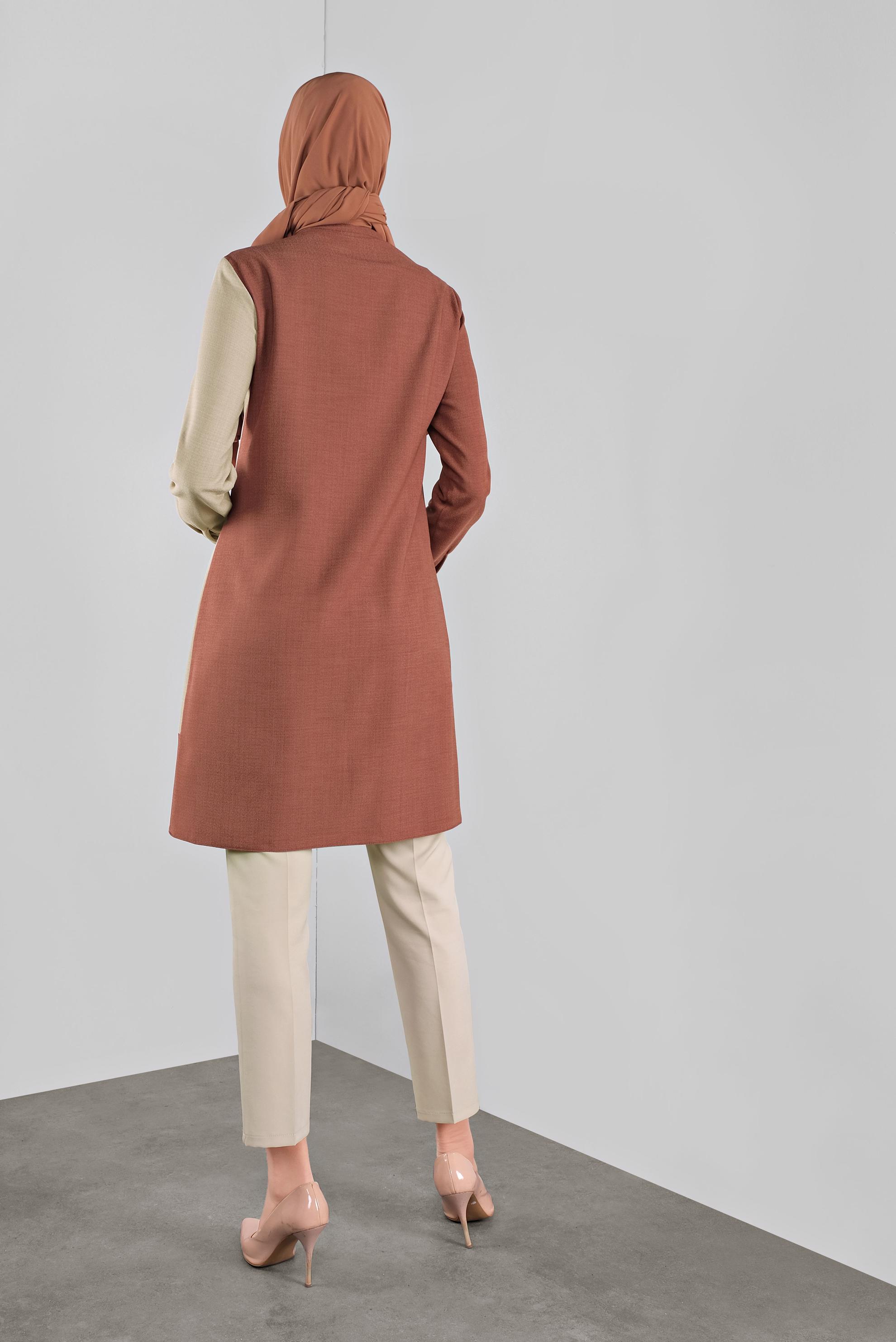 Tesettür giyim KAHVE DÜĞME DETAYLI YUVARLAK YAKA TUNİK 41139