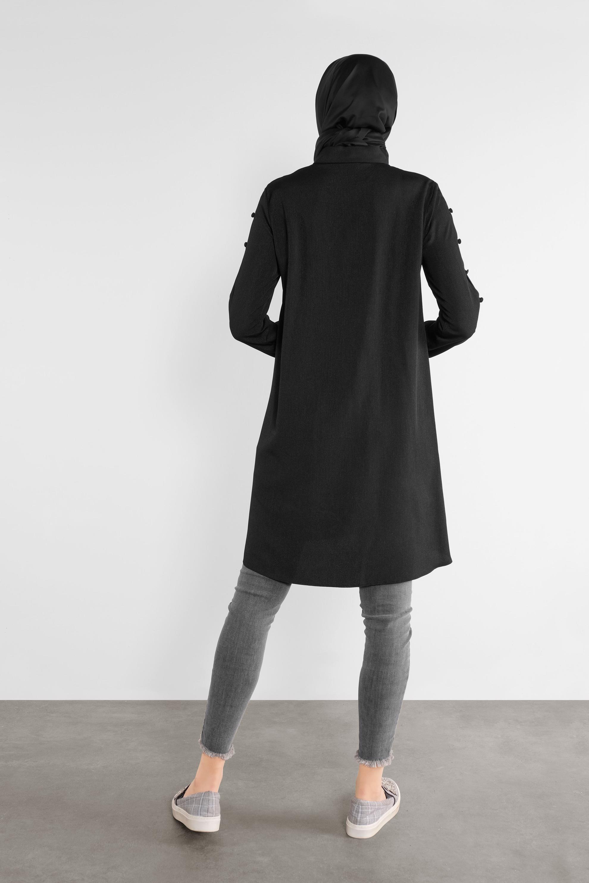 Tesettür giyim SİYAH KOLLARI DÜĞME DETAYLI ERKEK YAKA TUNİK 41179 